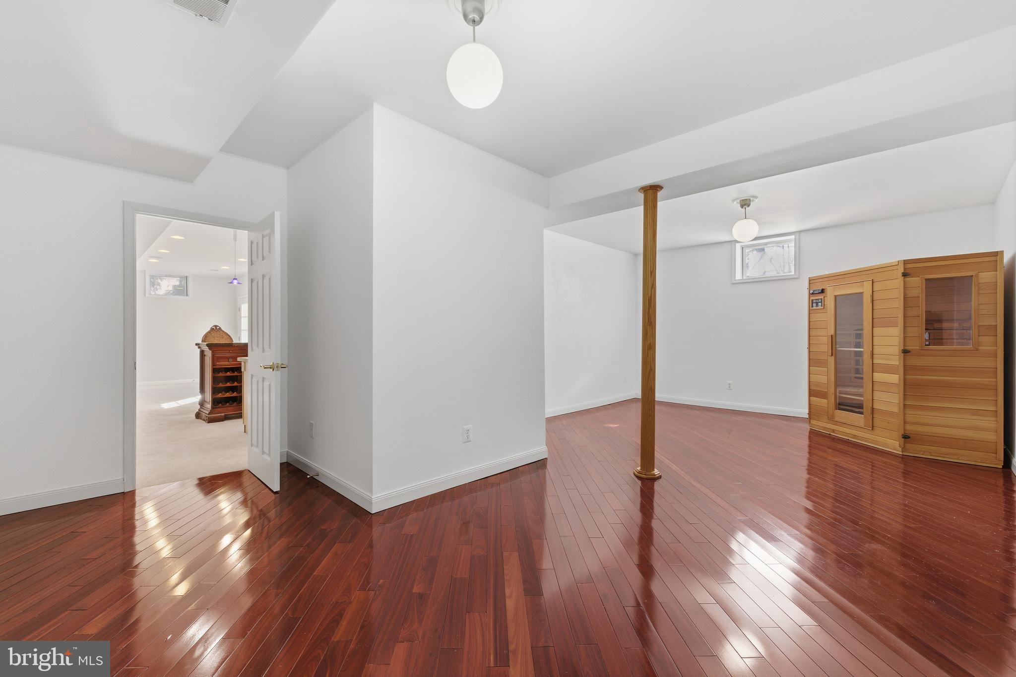 LANSDOWNE ON THE POTOMAC - Residential