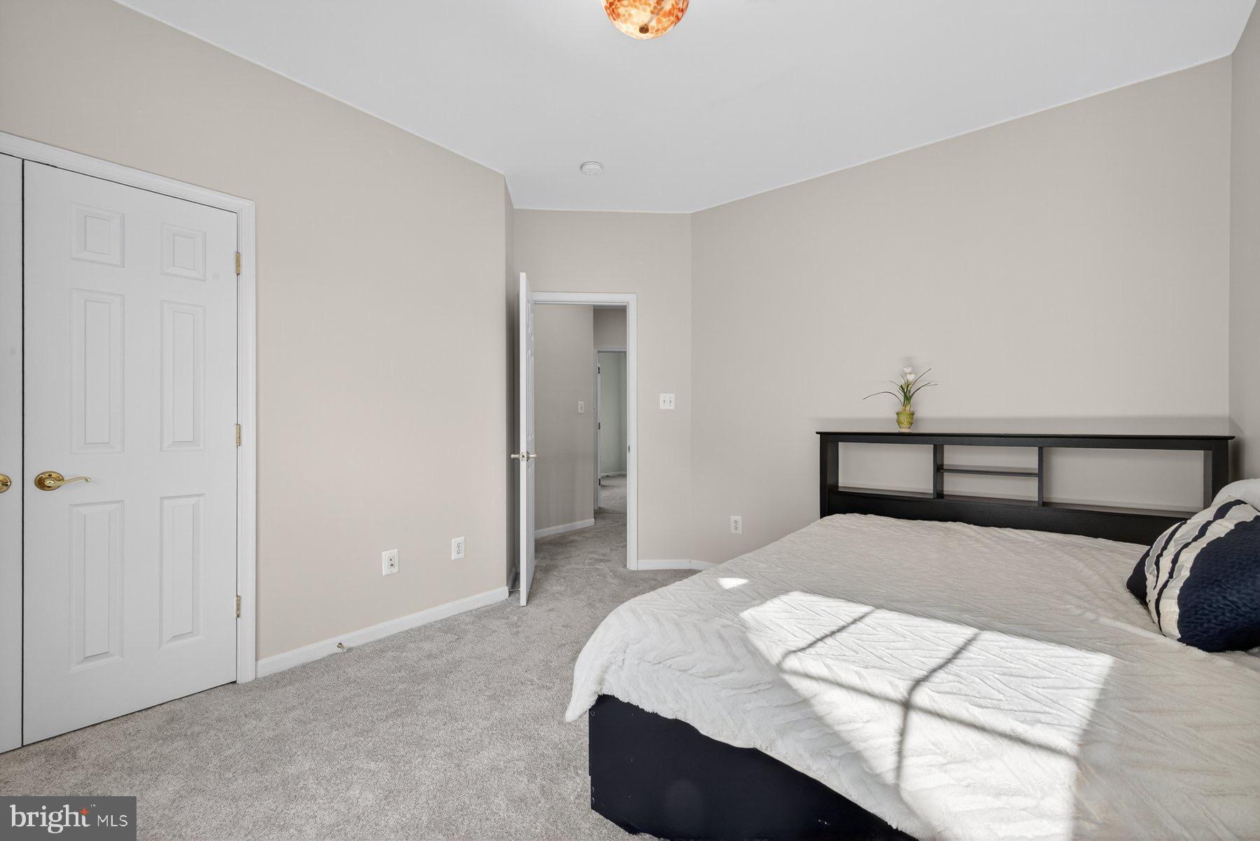 LANSDOWNE ON THE POTOMAC - Residential