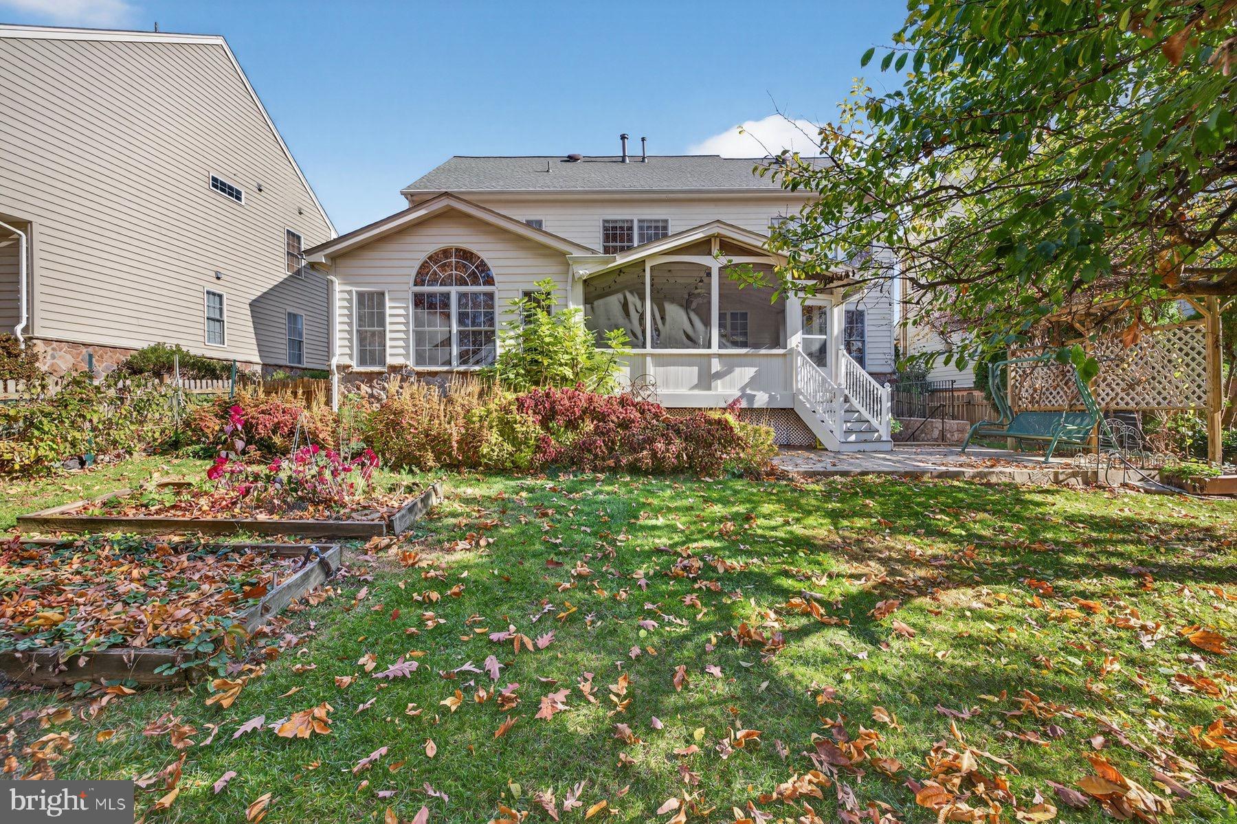 LANSDOWNE ON THE POTOMAC - Residential