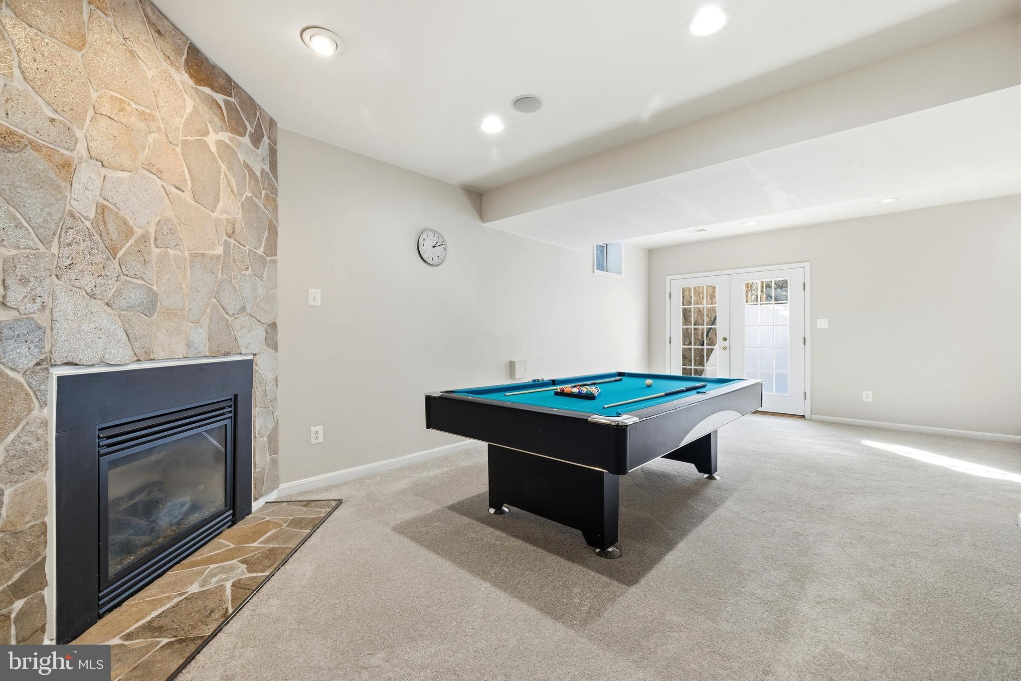 LANSDOWNE ON THE POTOMAC - Residential