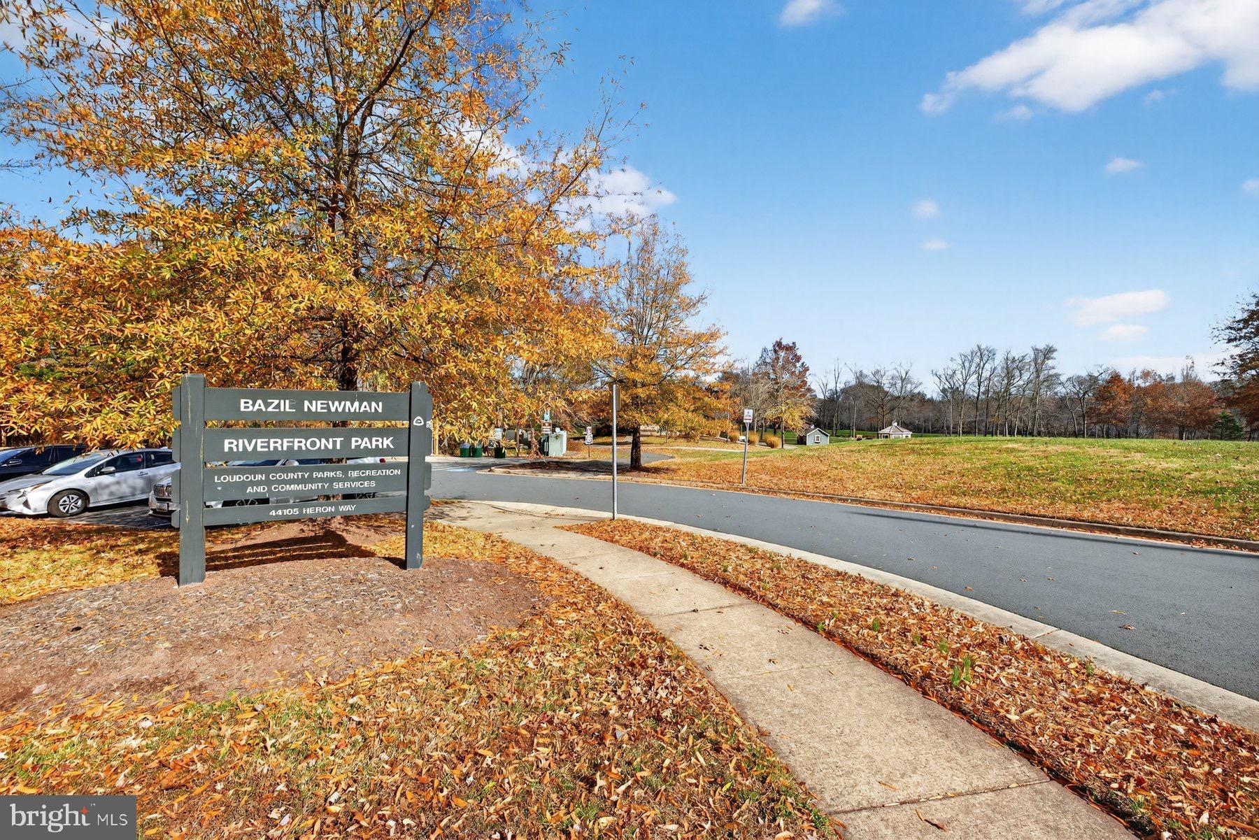 LANSDOWNE ON THE POTOMAC - Residential