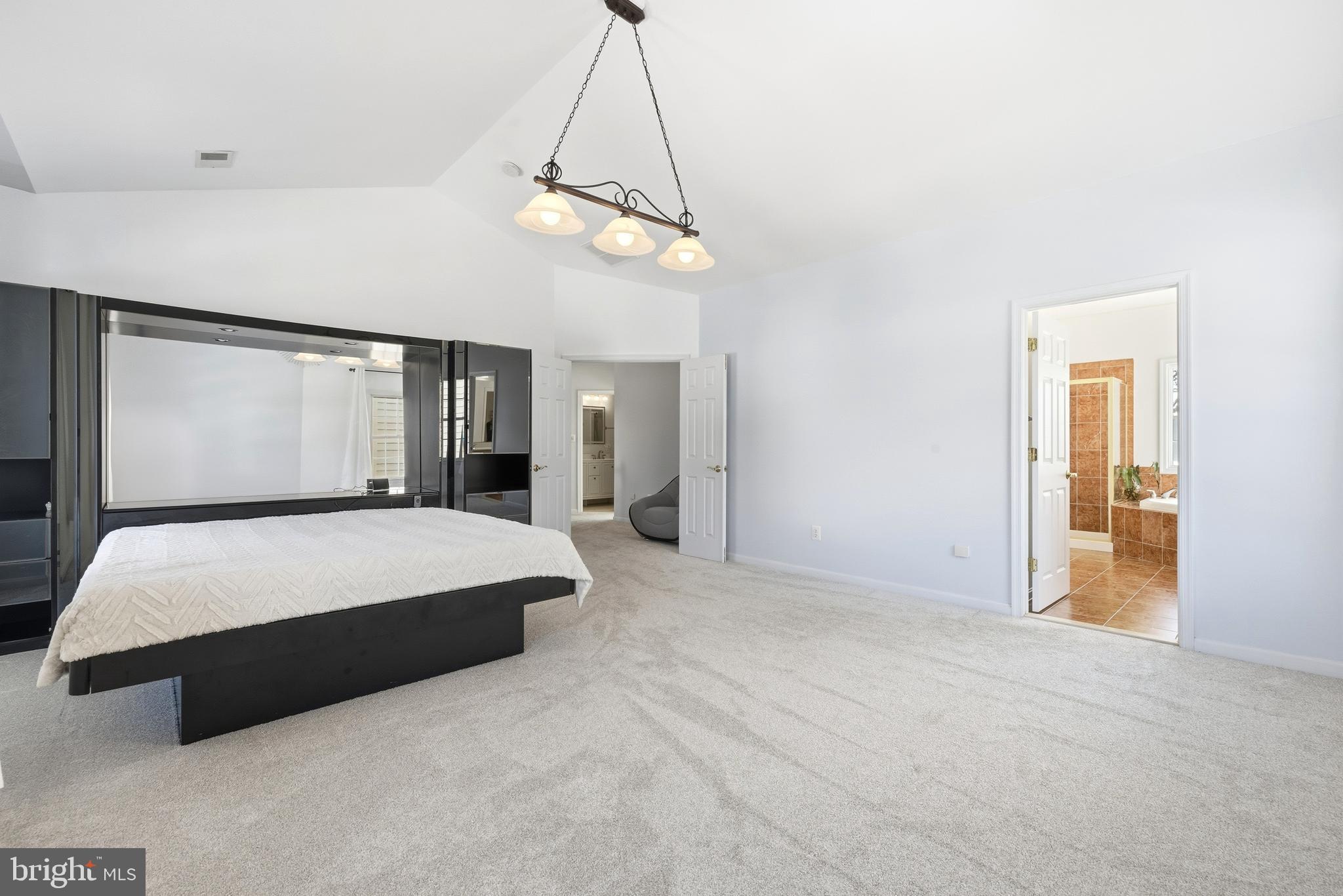 LANSDOWNE ON THE POTOMAC - Residential