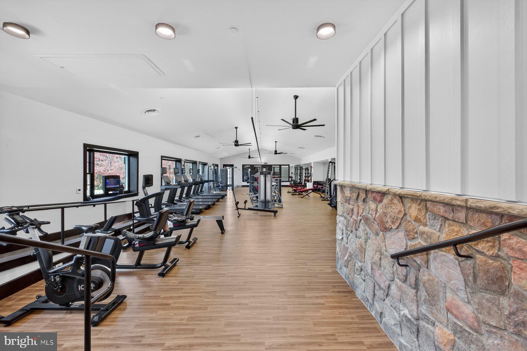 LANSDOWNE ON THE POTOMAC - Residential