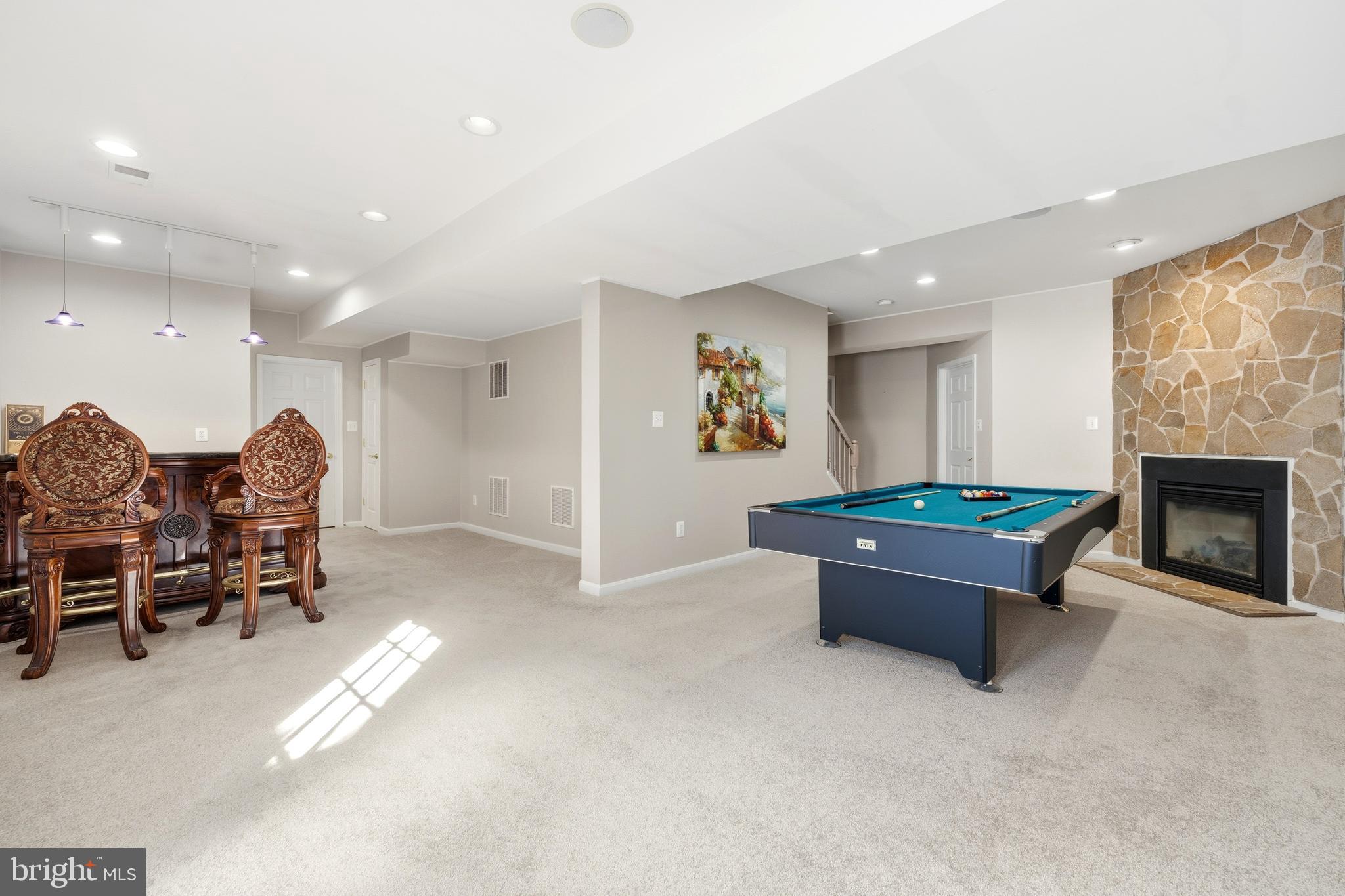 LANSDOWNE ON THE POTOMAC - Residential