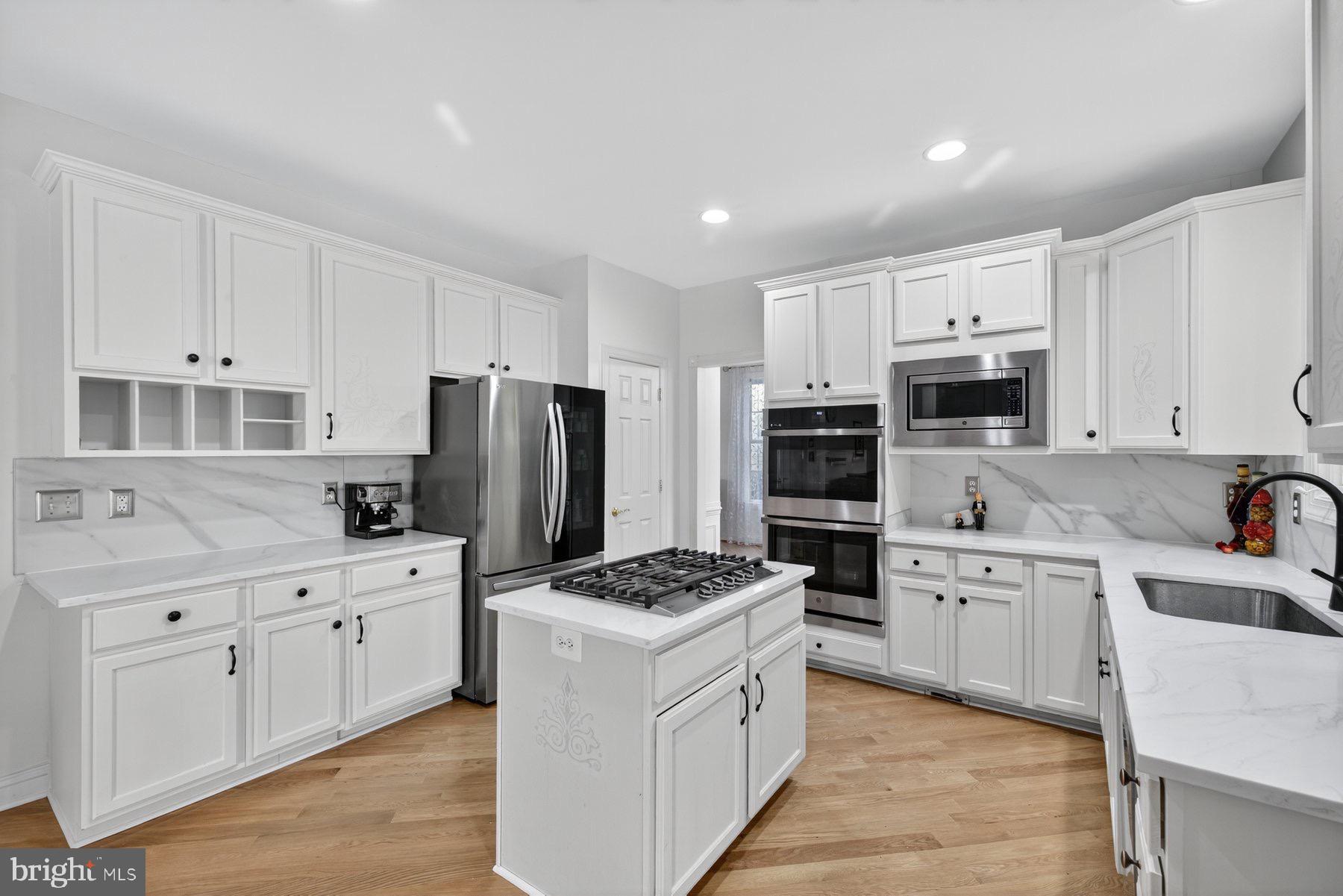 LANSDOWNE ON THE POTOMAC - Residential