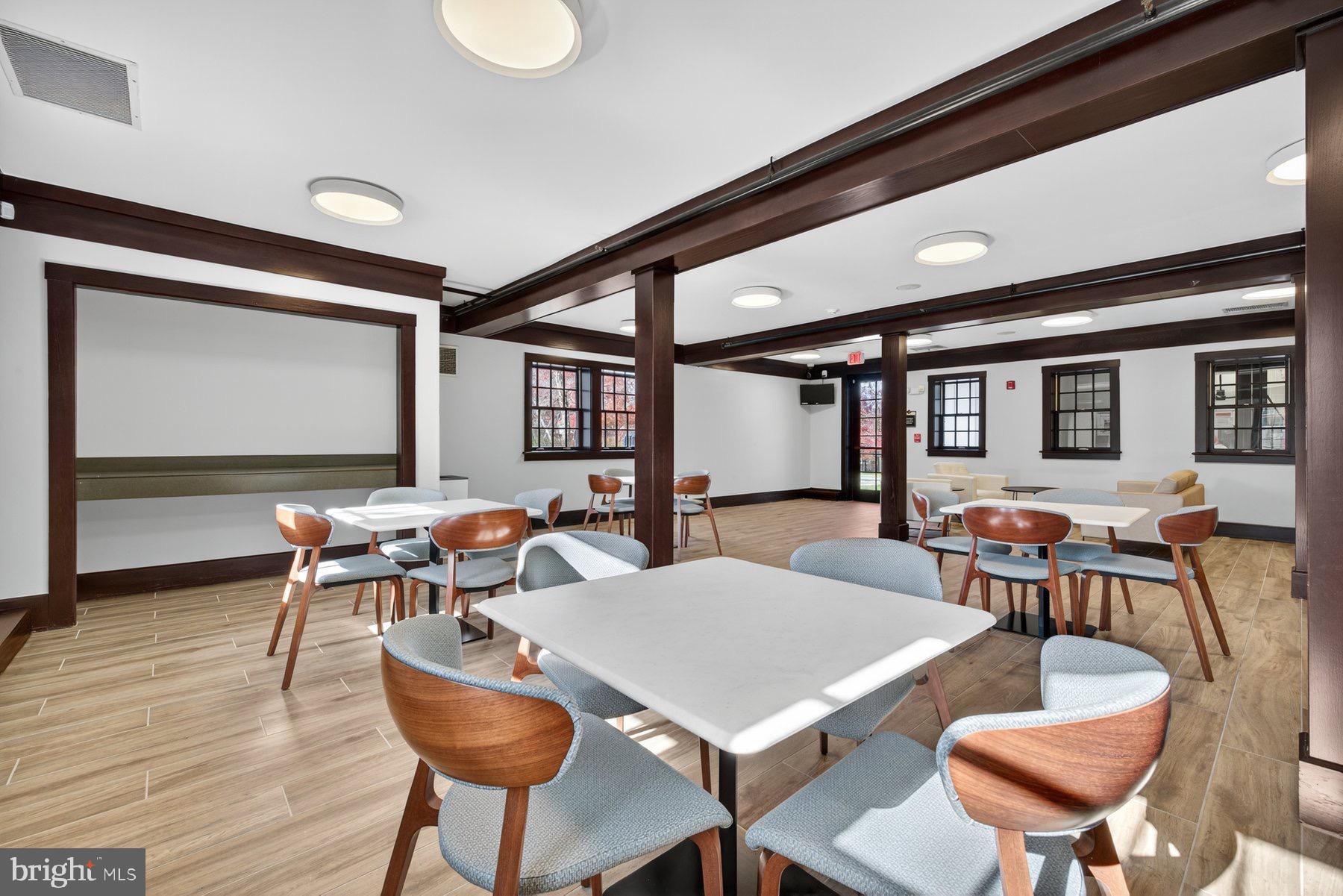 LANSDOWNE ON THE POTOMAC - Residential