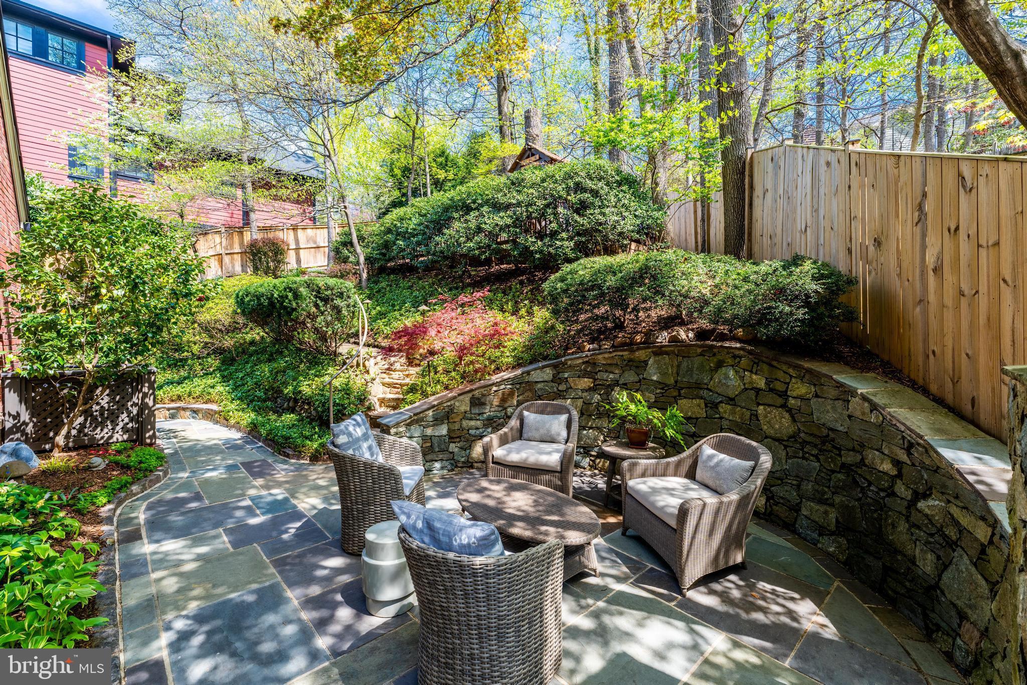 LEE HEIGHTS - Residential