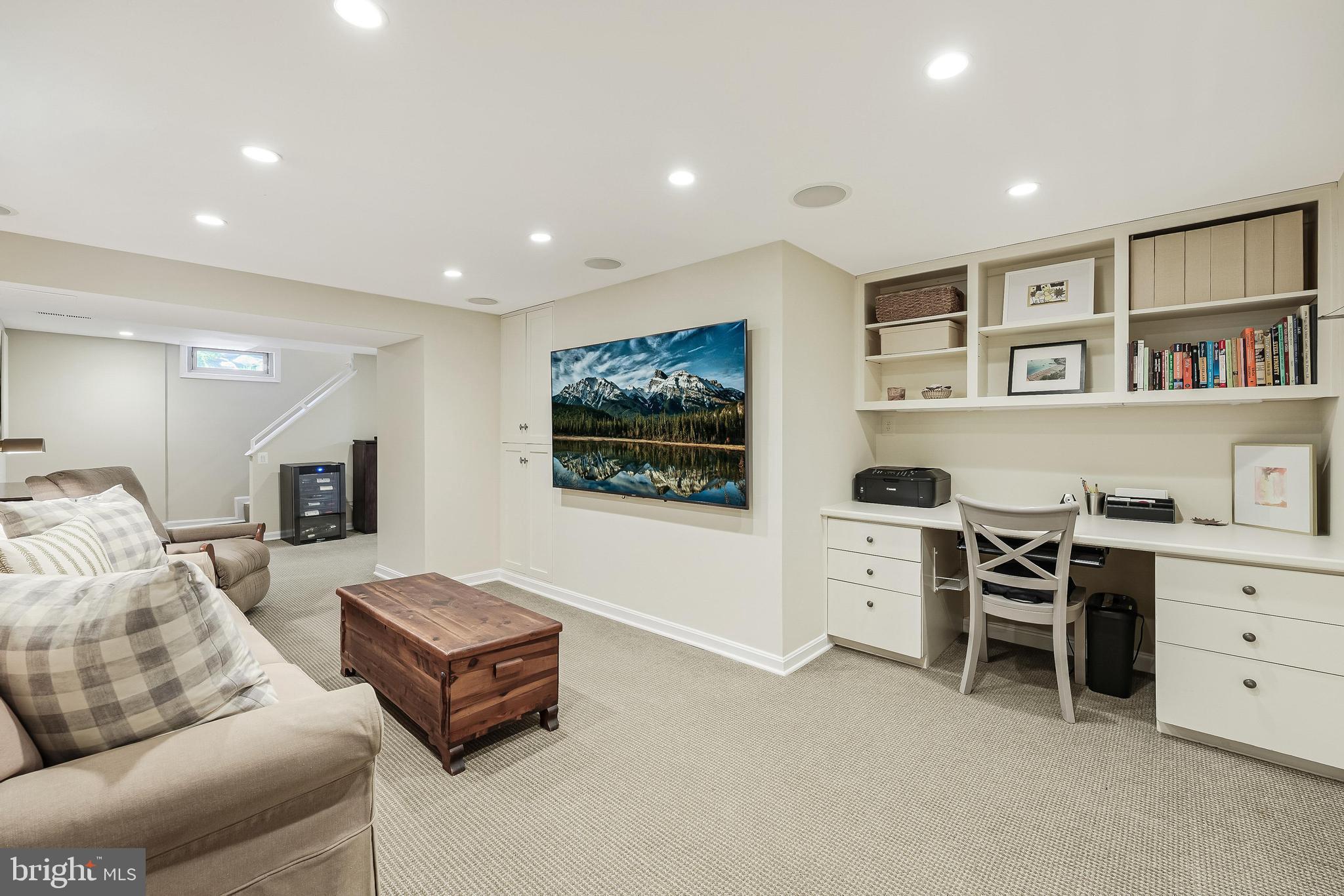 LEE HEIGHTS - Residential