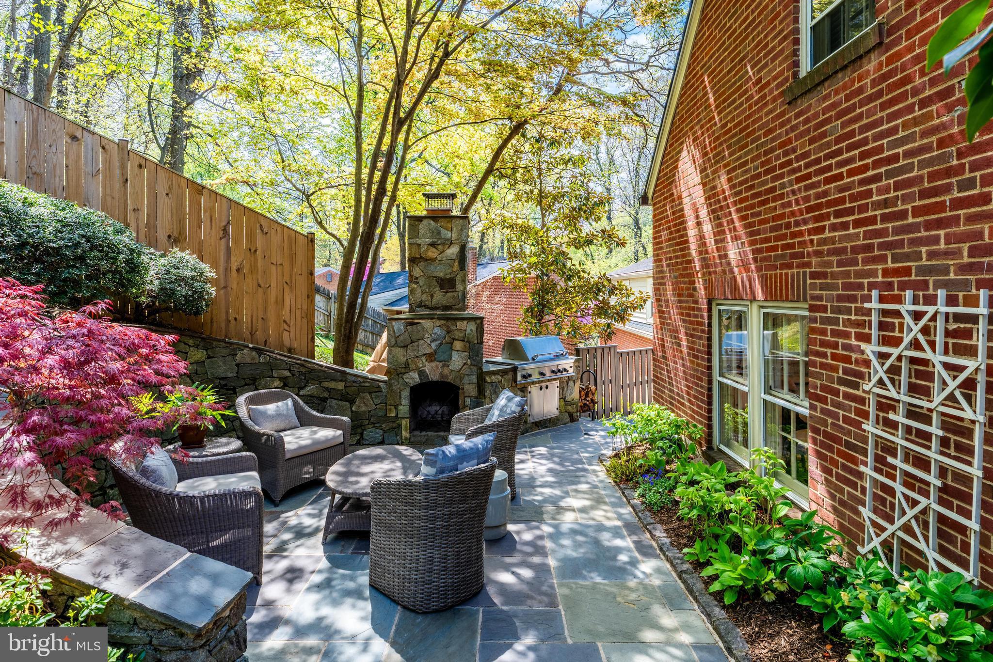 LEE HEIGHTS - Residential