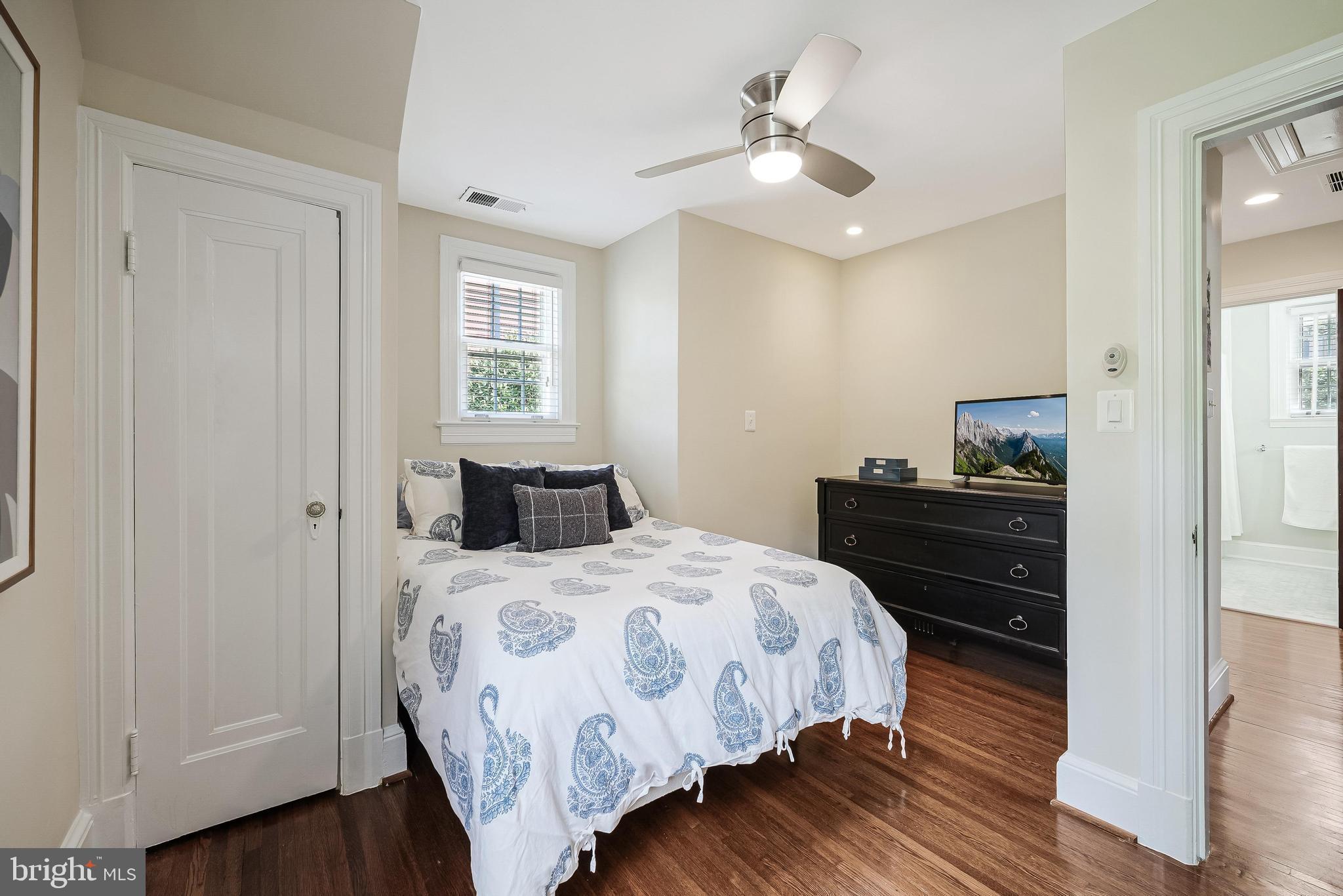 LEE HEIGHTS - Residential