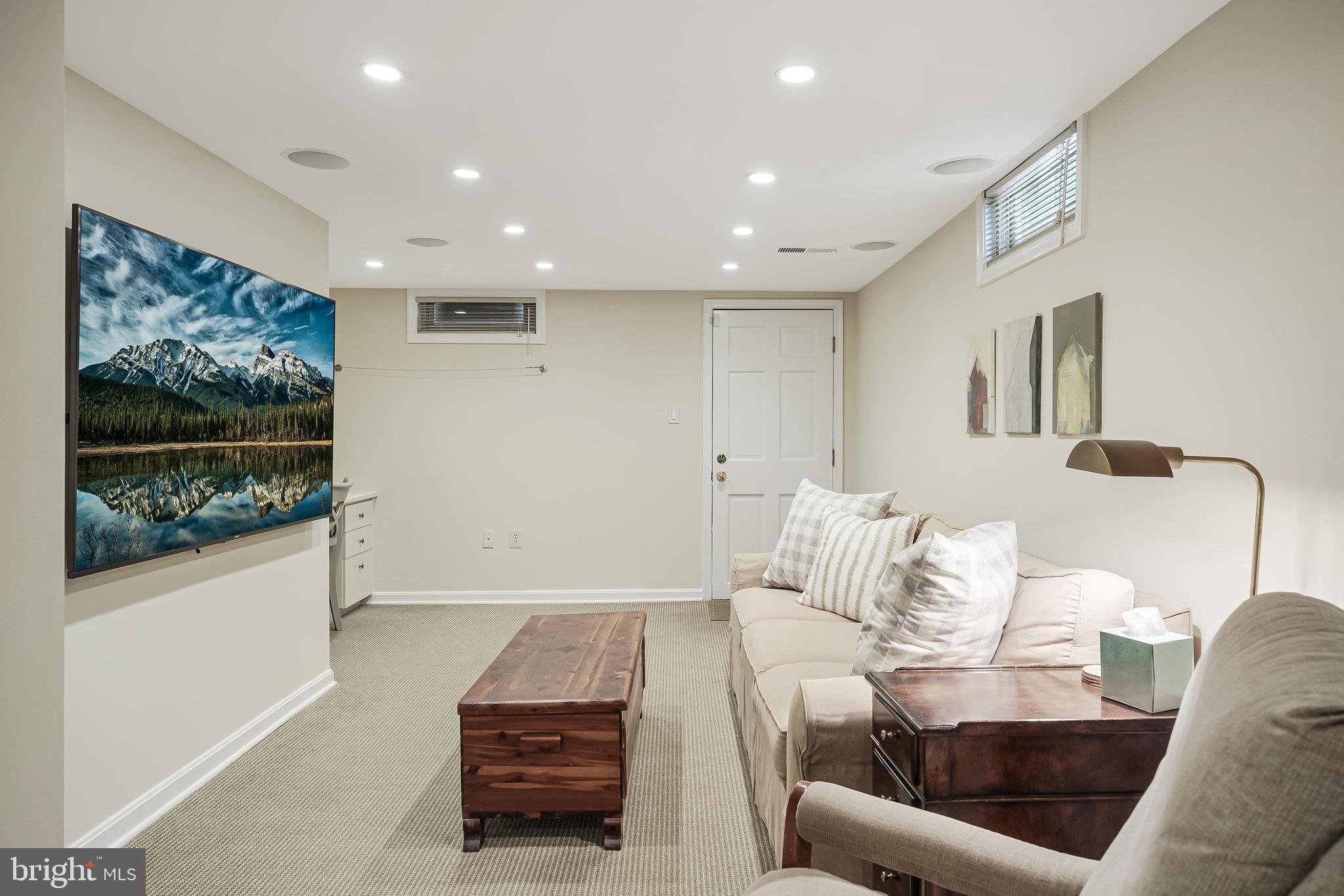 LEE HEIGHTS - Residential