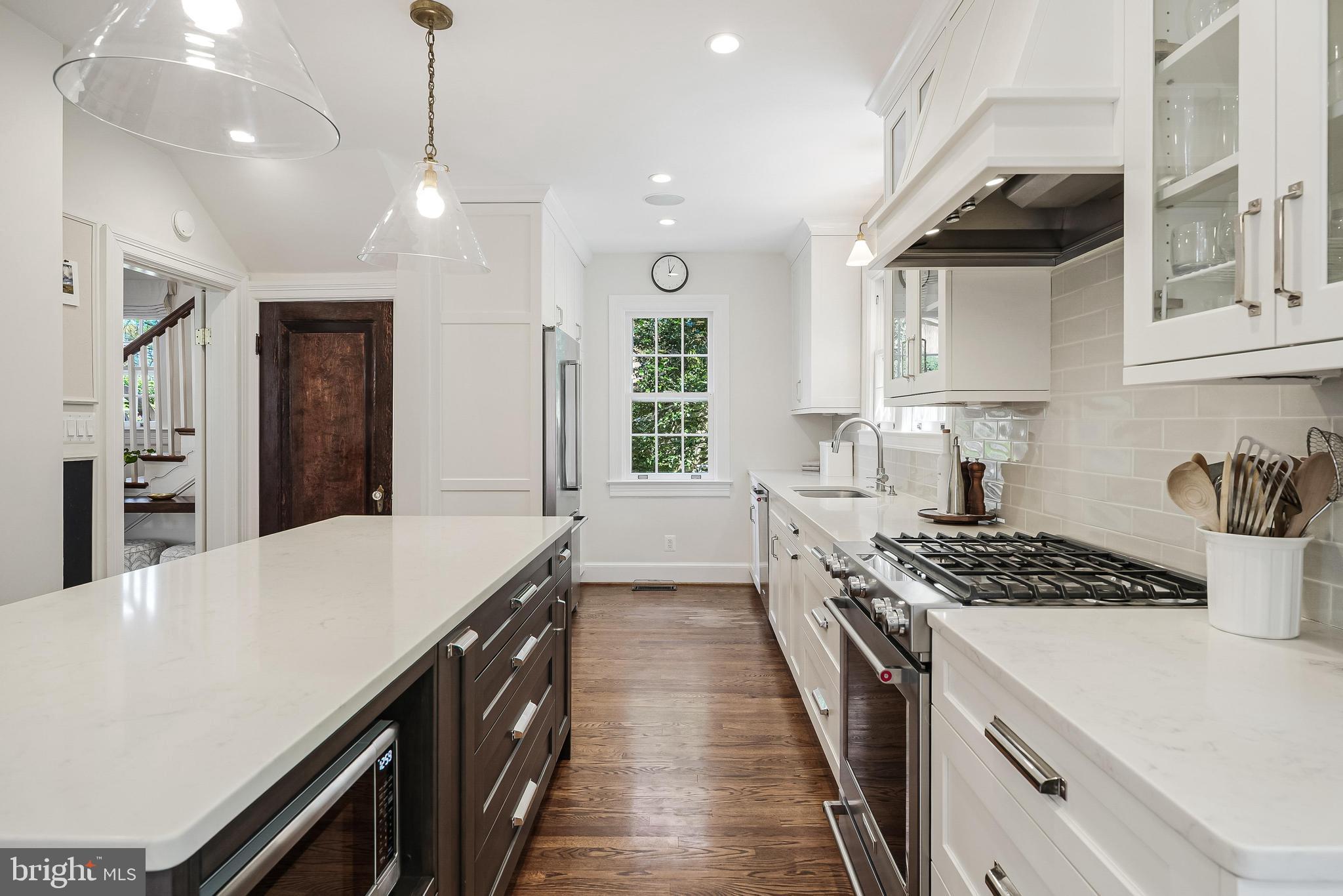 LEE HEIGHTS - Residential