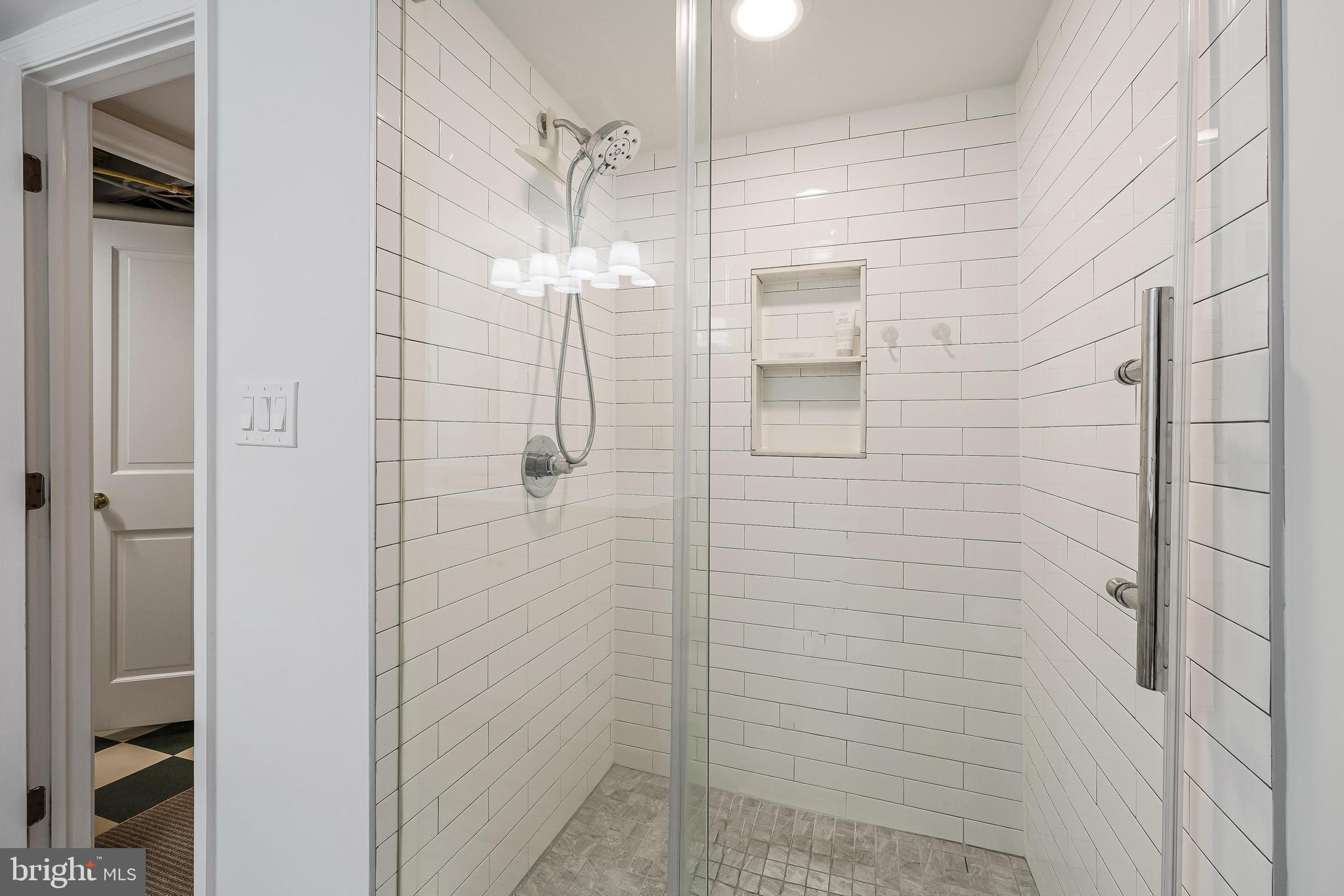 LEE HEIGHTS - Residential