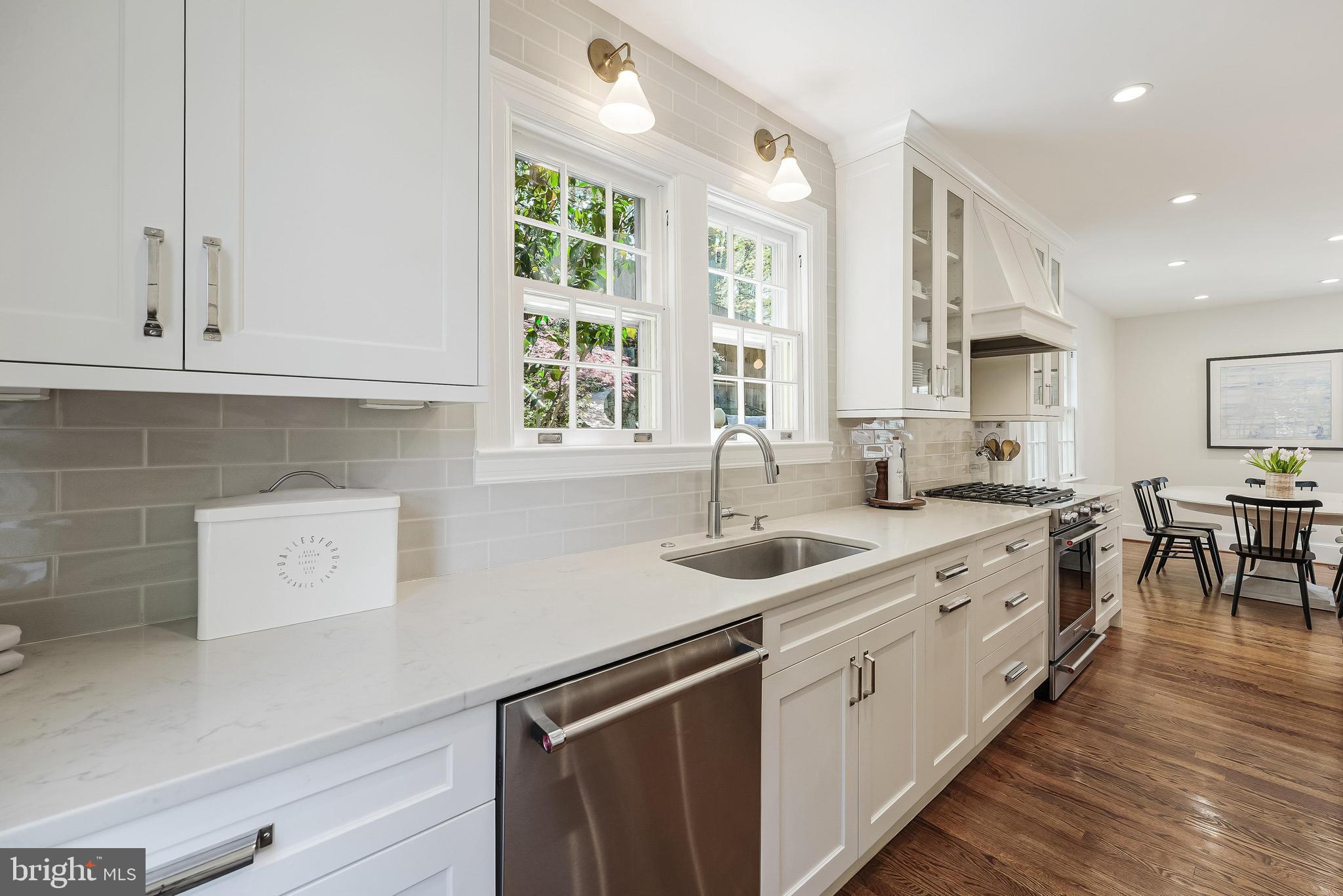 LEE HEIGHTS - Residential