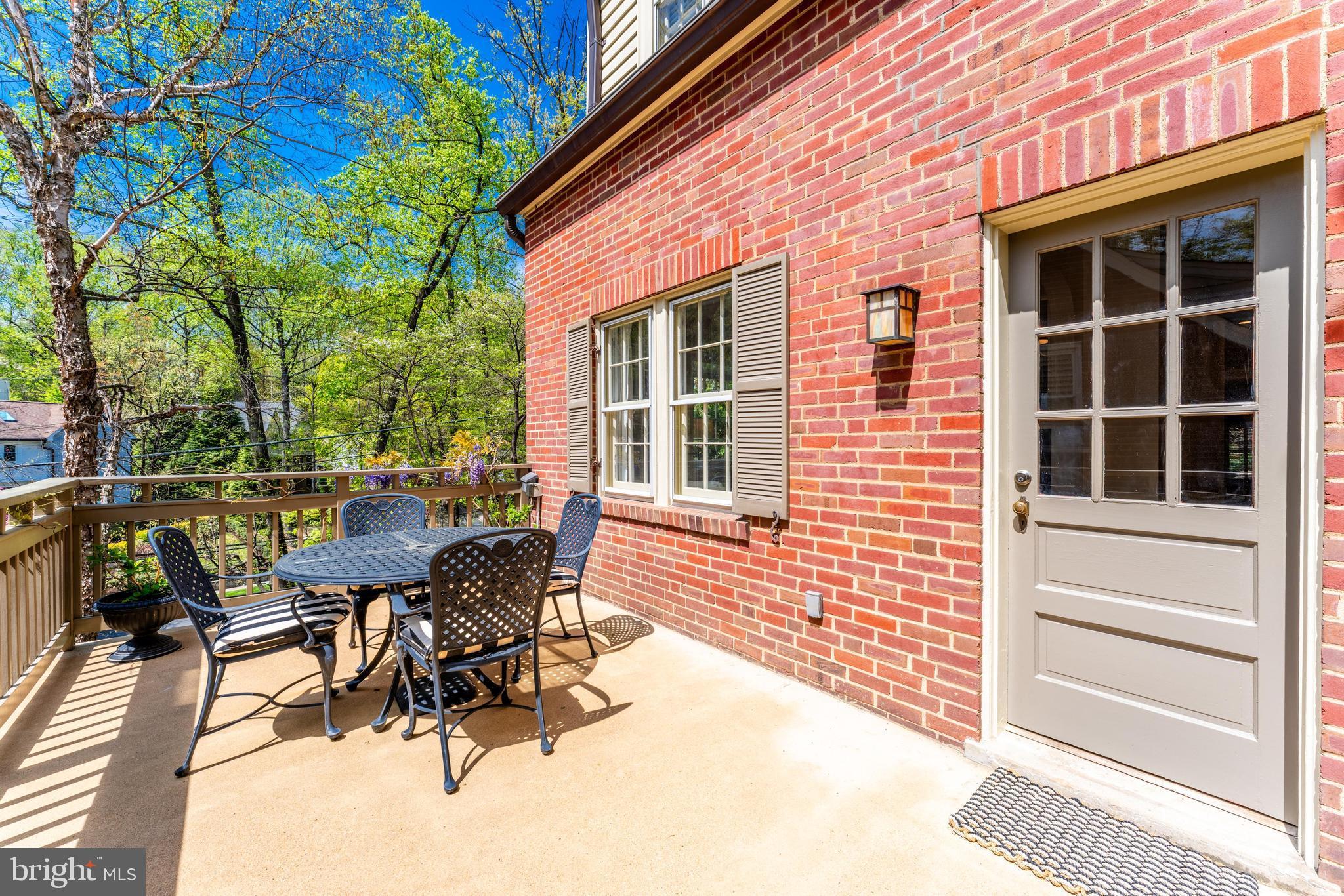 LEE HEIGHTS - Residential