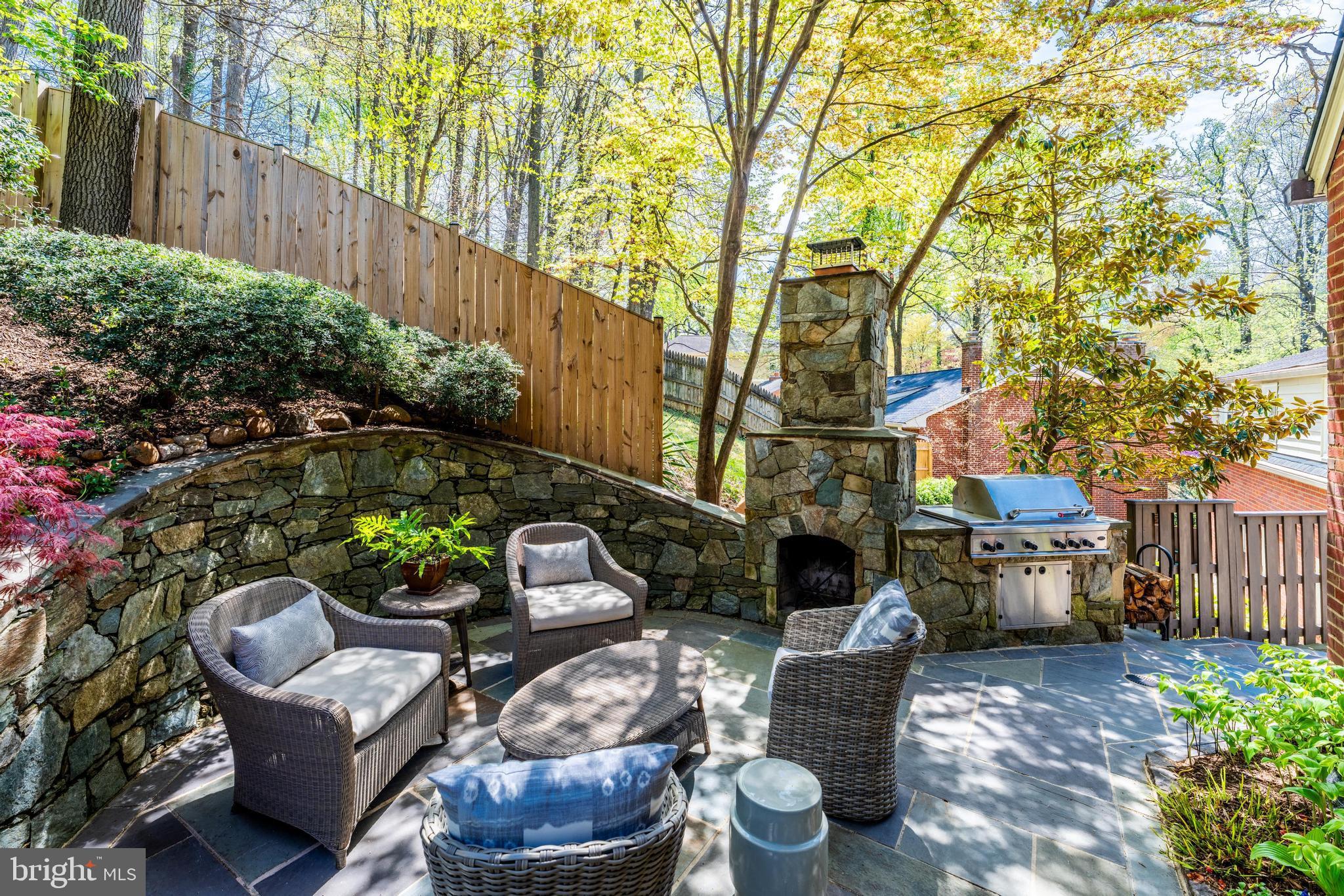 LEE HEIGHTS - Residential