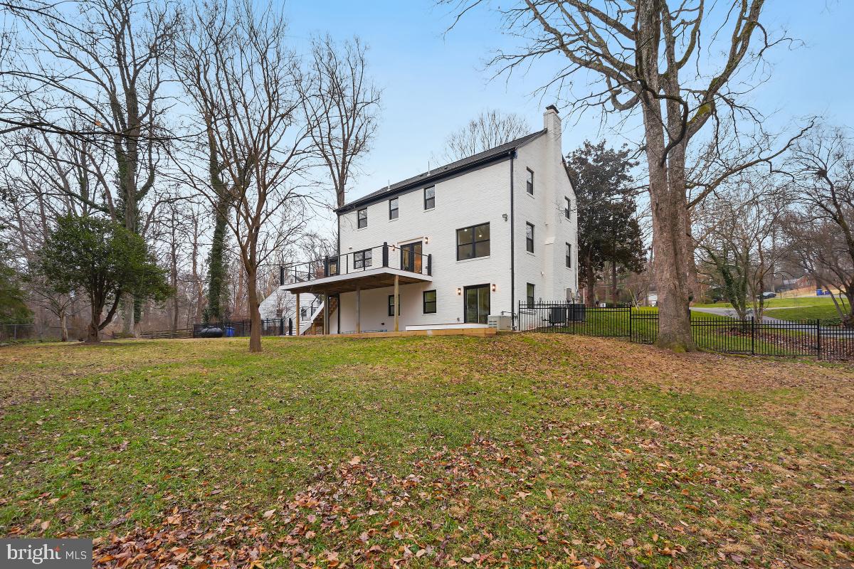 POTOMAC OUTSIDE - Residential