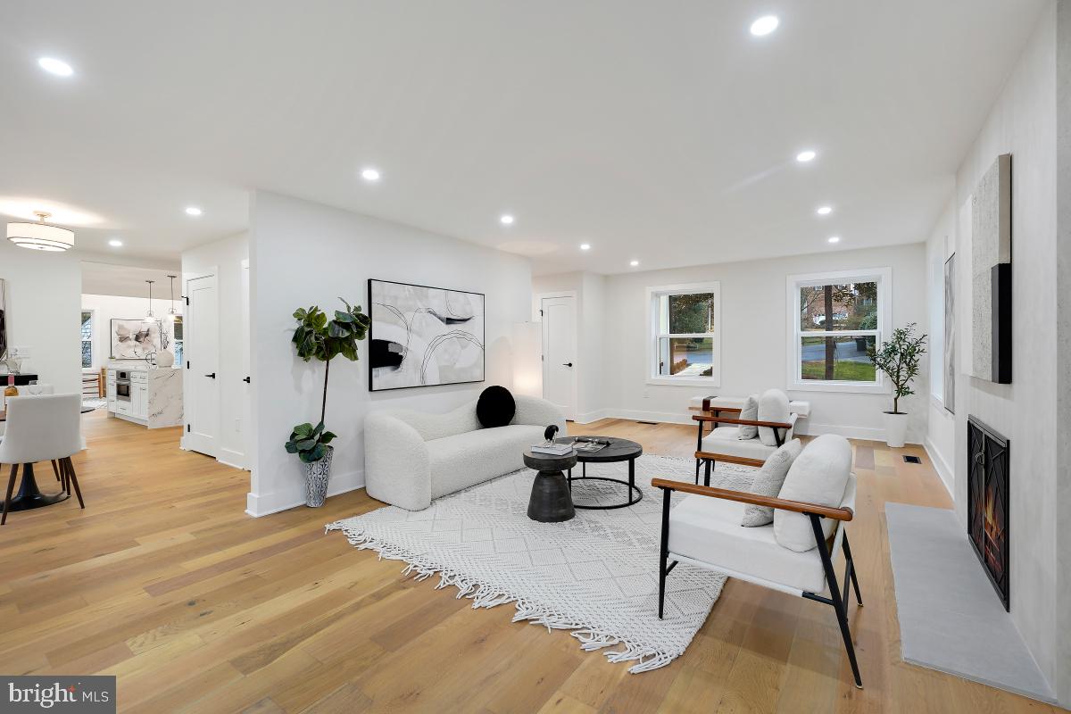 POTOMAC OUTSIDE - Residential