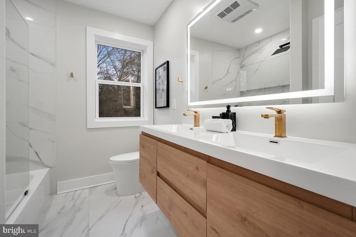 POTOMAC OUTSIDE - Residential