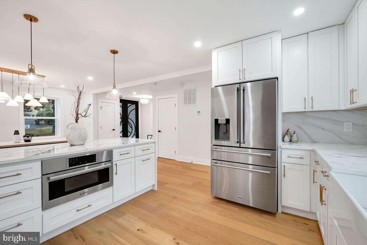 POTOMAC OUTSIDE - Residential