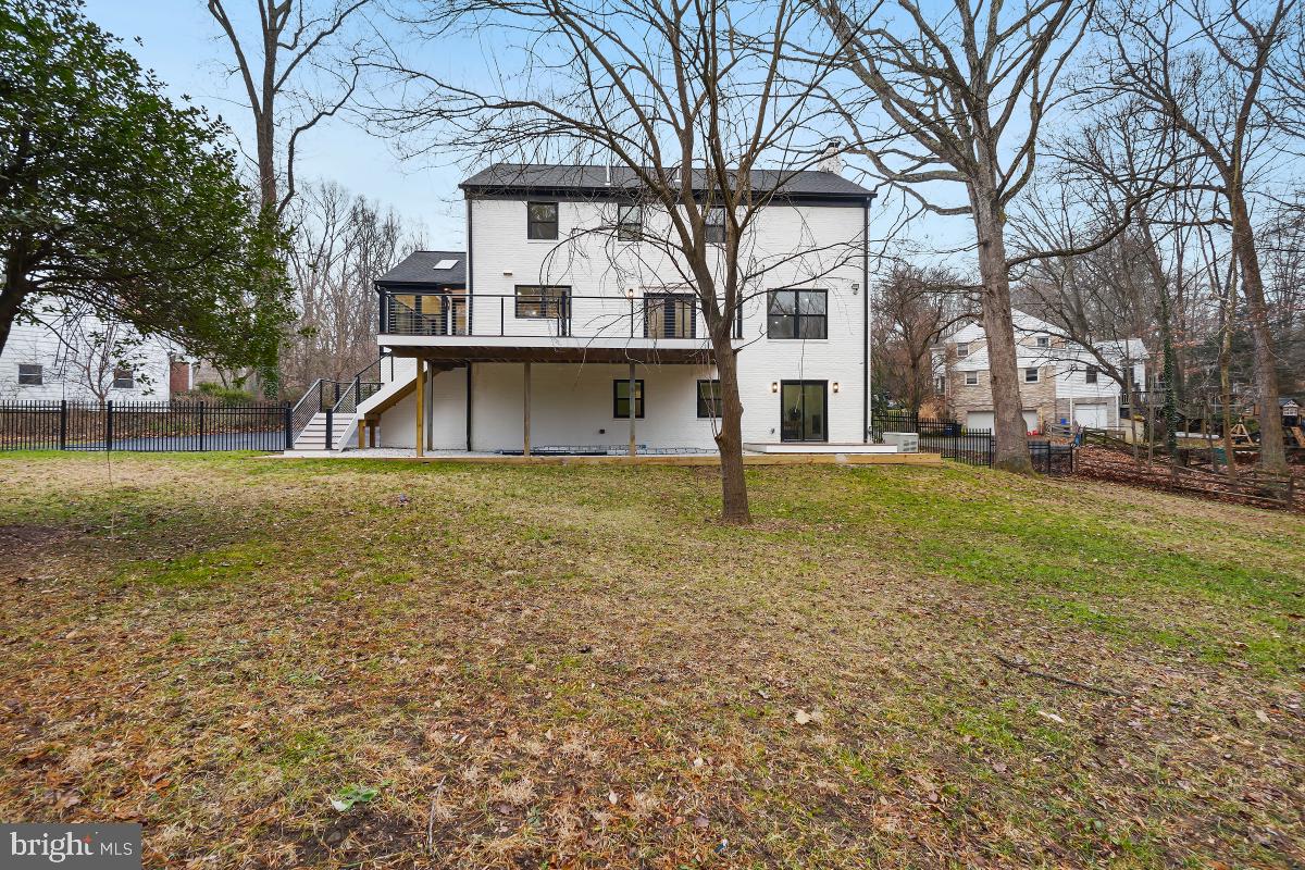 POTOMAC OUTSIDE - Residential