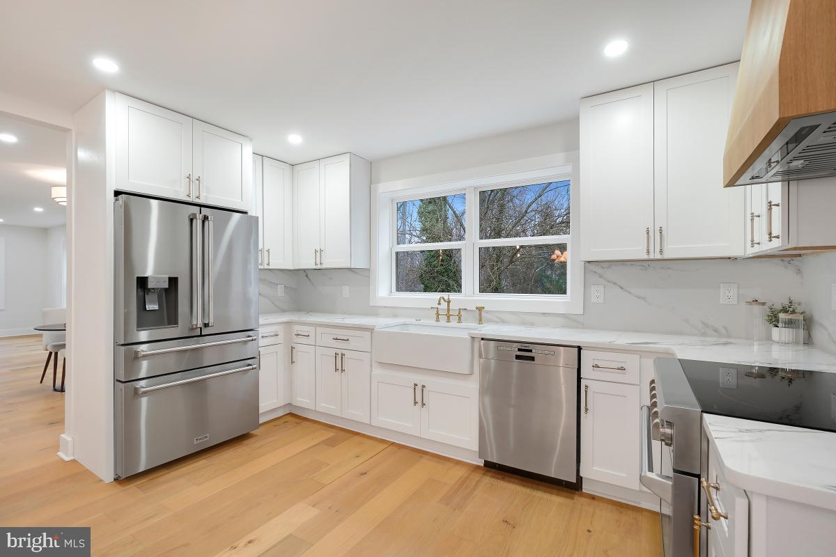 POTOMAC OUTSIDE - Residential