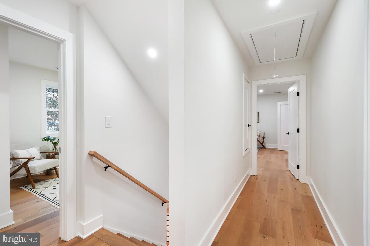 POTOMAC OUTSIDE - Residential