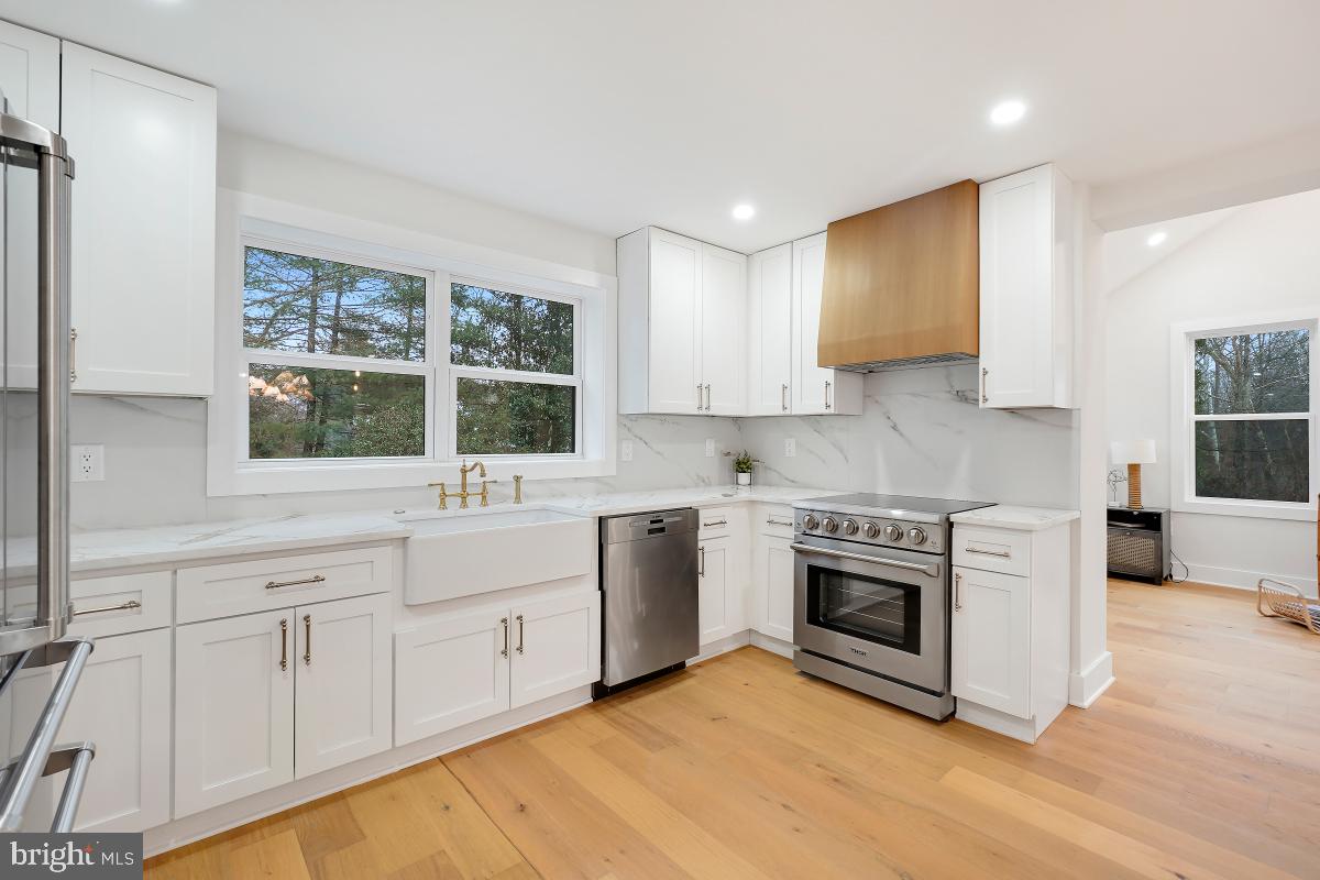 POTOMAC OUTSIDE - Residential