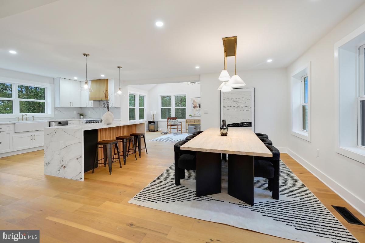 POTOMAC OUTSIDE - Residential