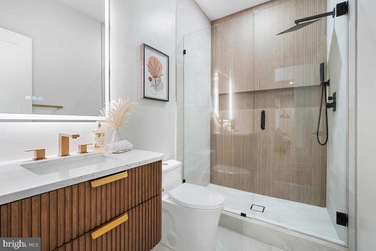 POTOMAC OUTSIDE - Residential