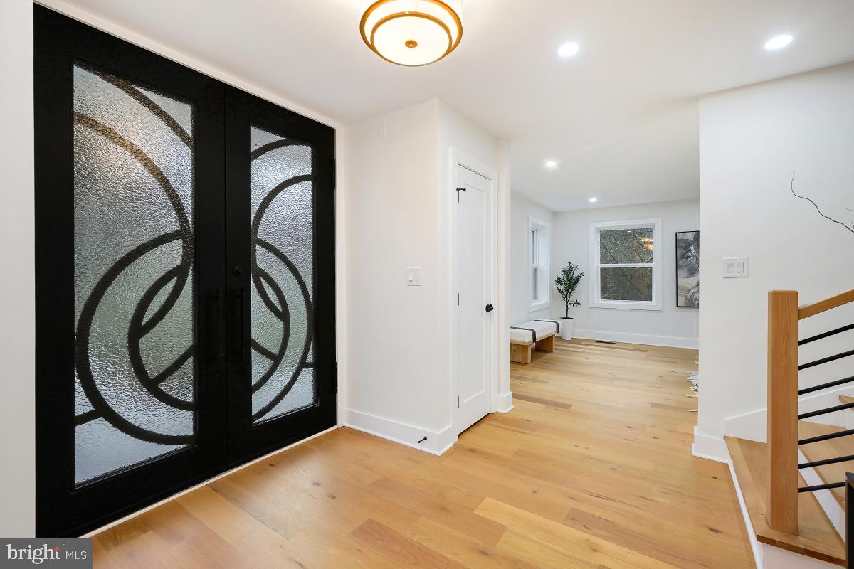 POTOMAC OUTSIDE - Residential