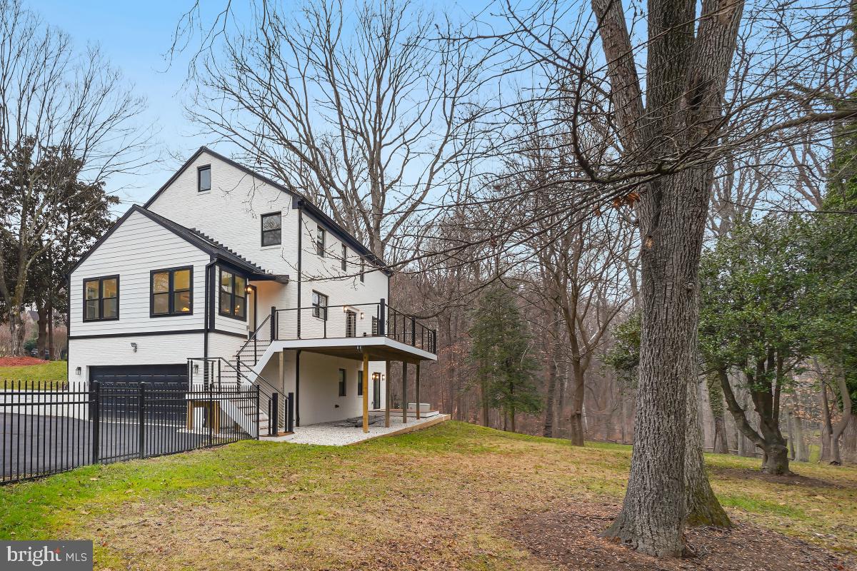 POTOMAC OUTSIDE - Residential