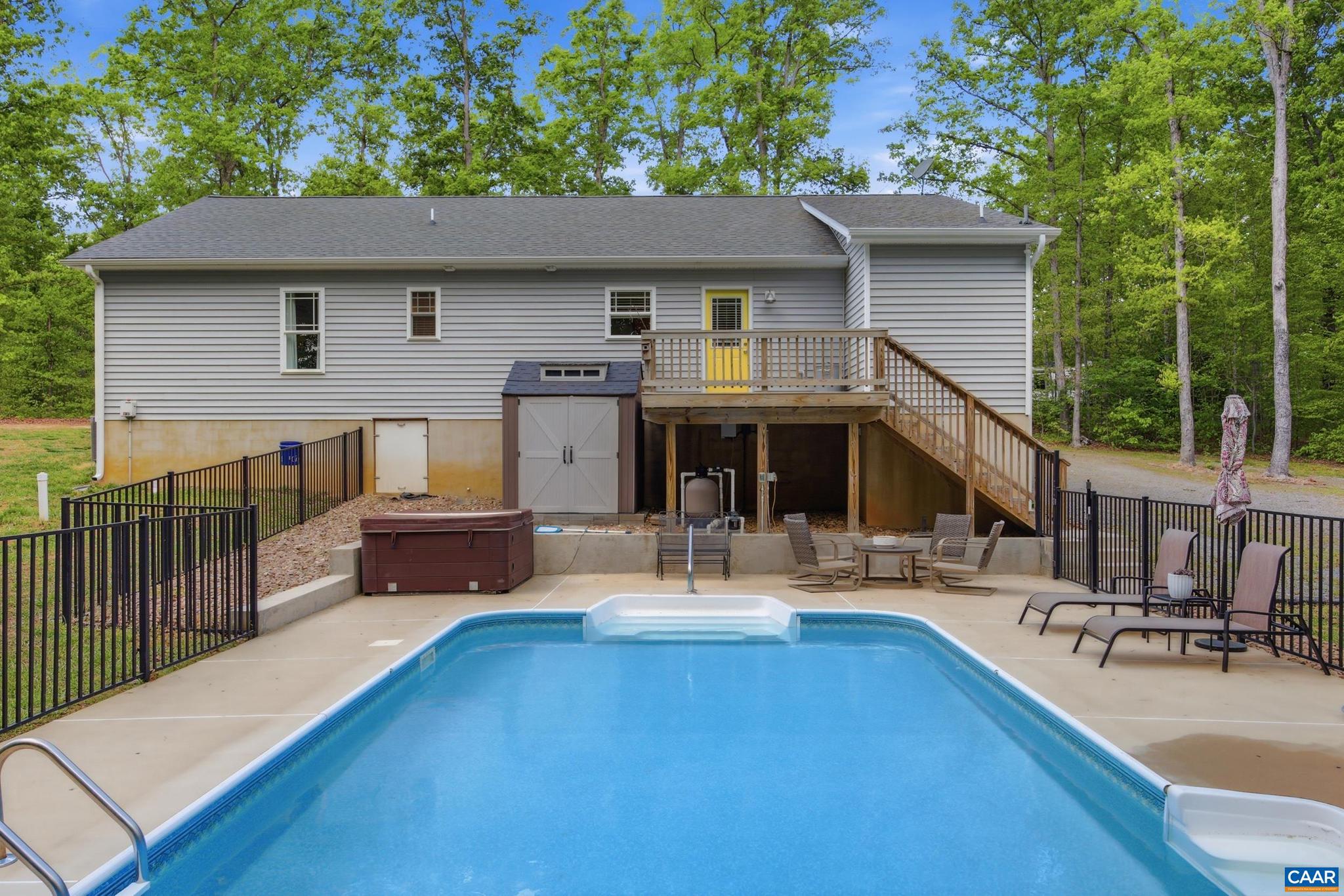 HOLLY GROVE - Residential