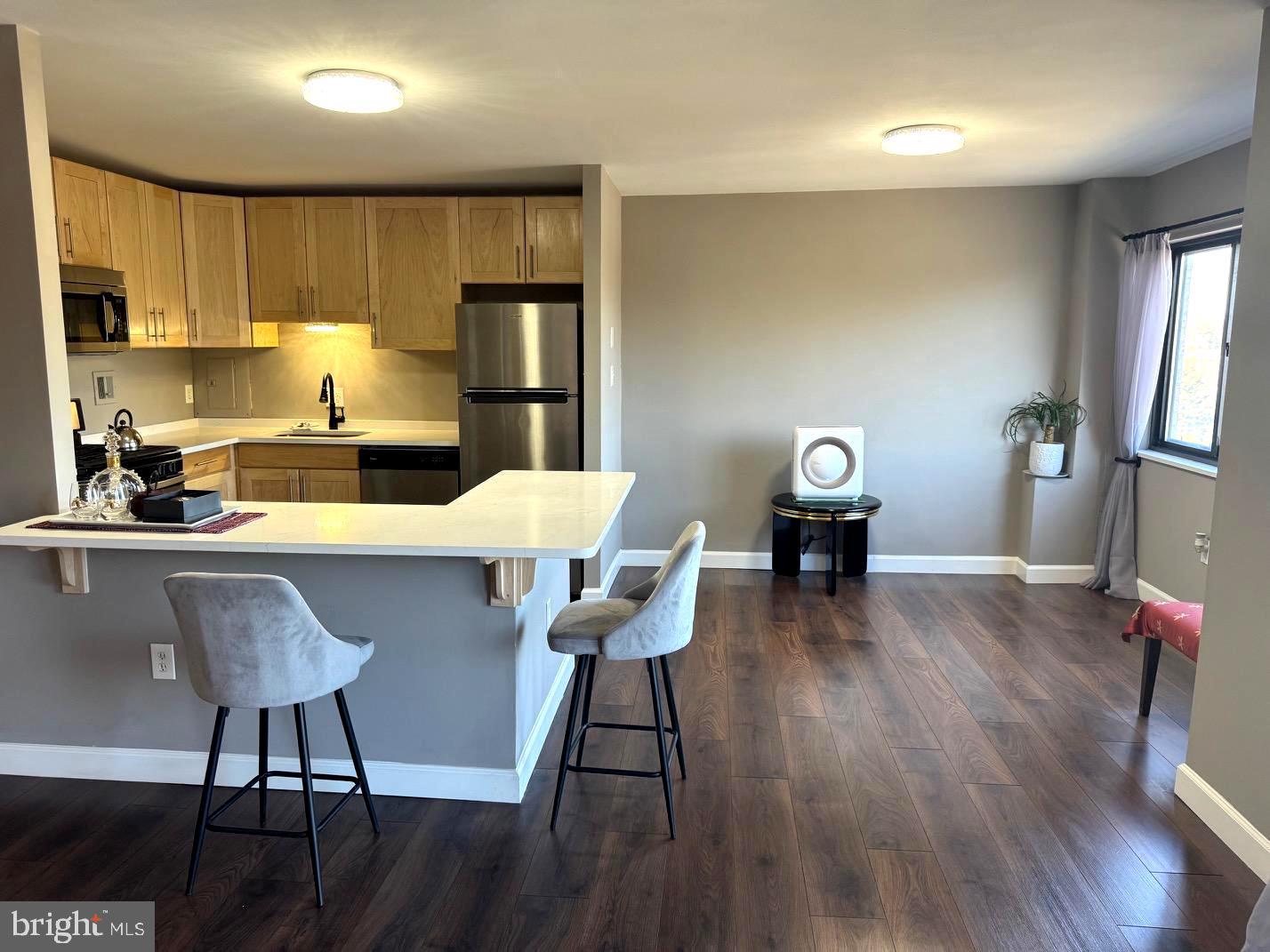 PINEWAY TOWERS - Residential Lease