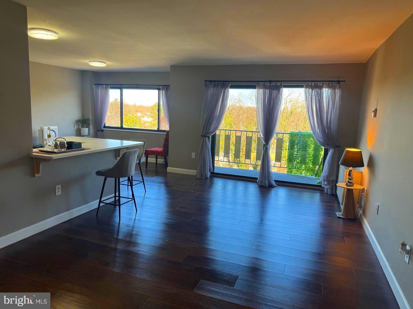 PINEWAY TOWERS - Residential Lease