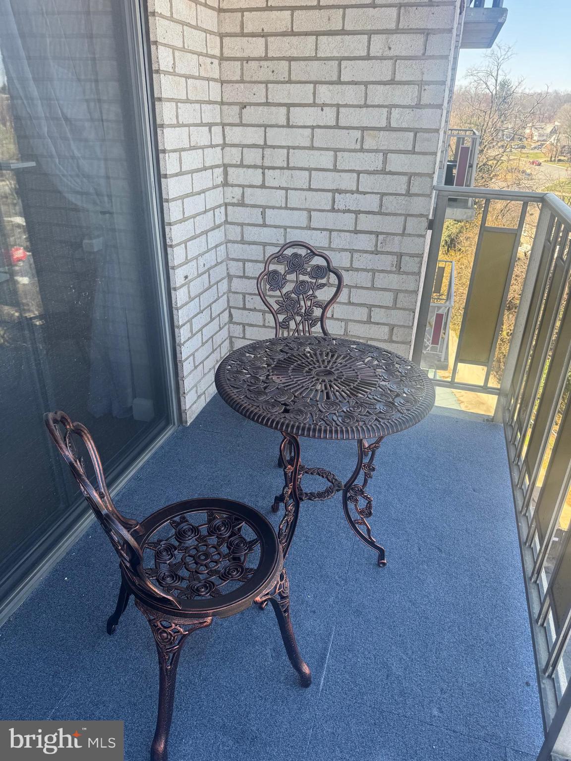 PINEWAY TOWERS - Residential Lease