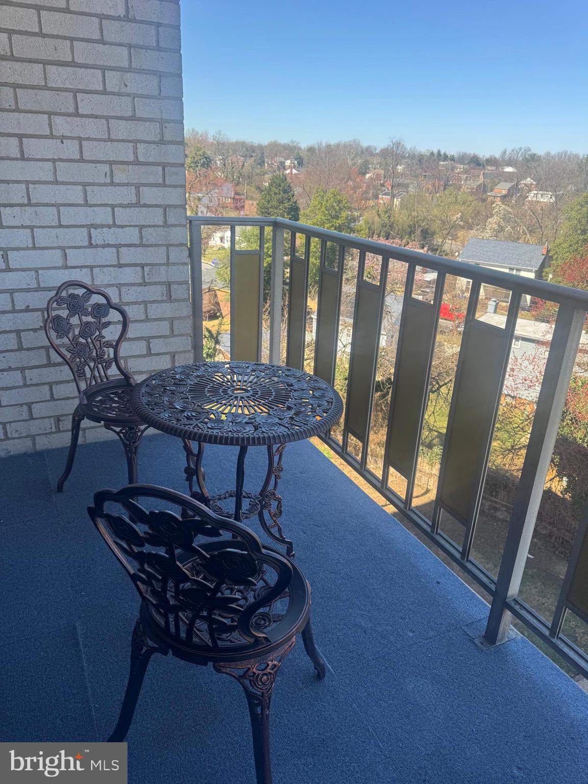 PINEWAY TOWERS - Residential Lease