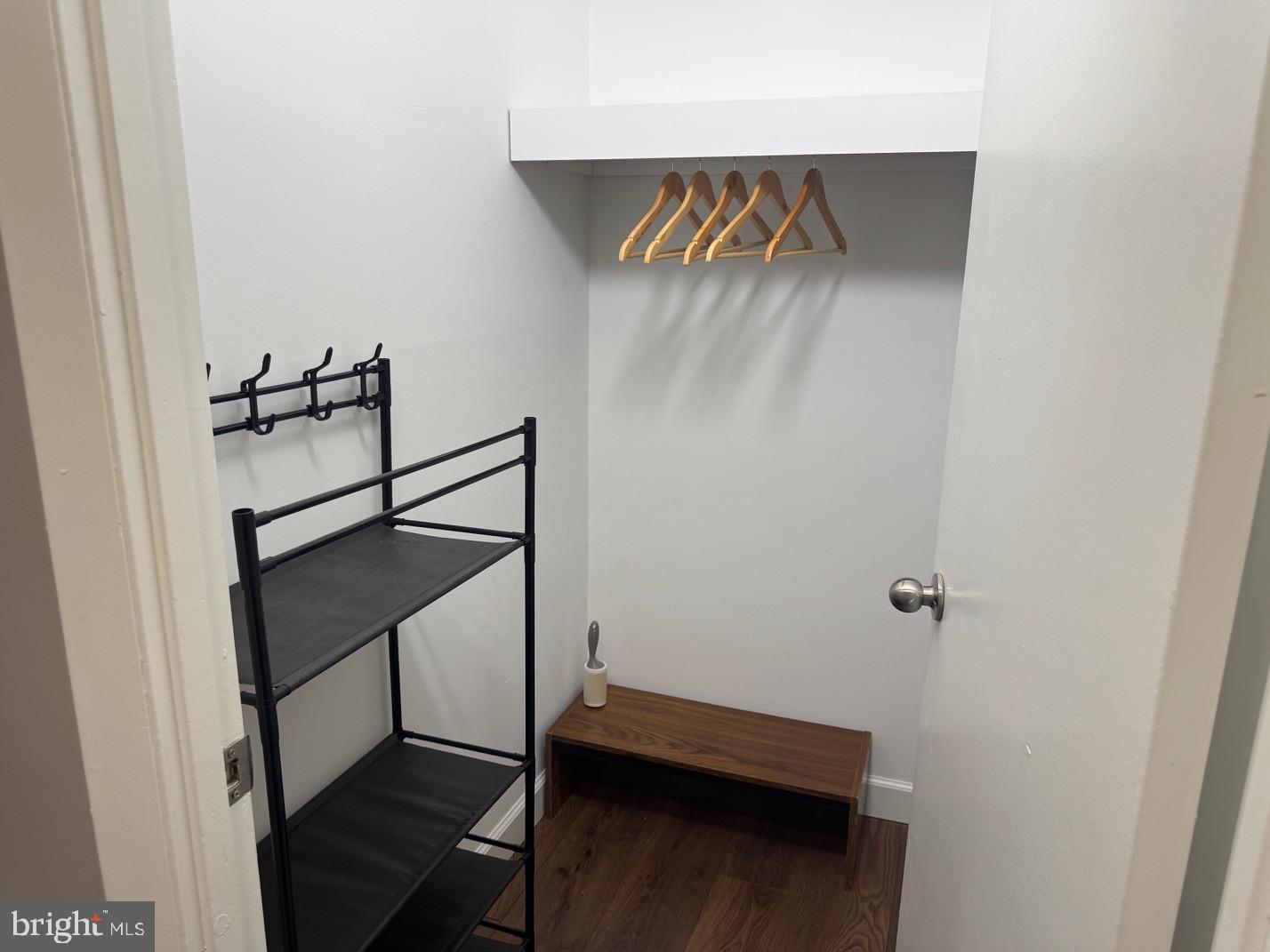 PINEWAY TOWERS - Residential Lease