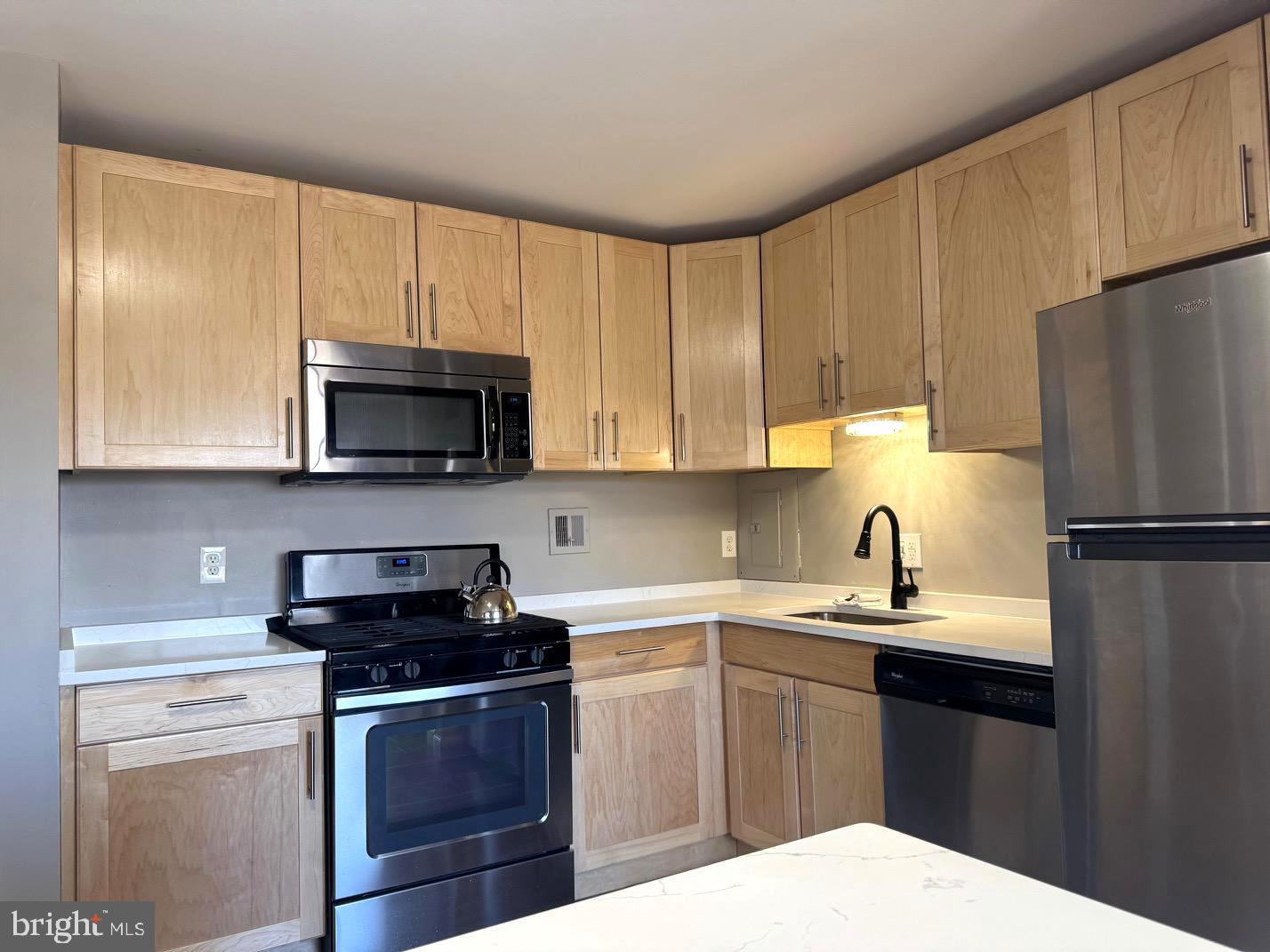 PINEWAY TOWERS - Residential Lease