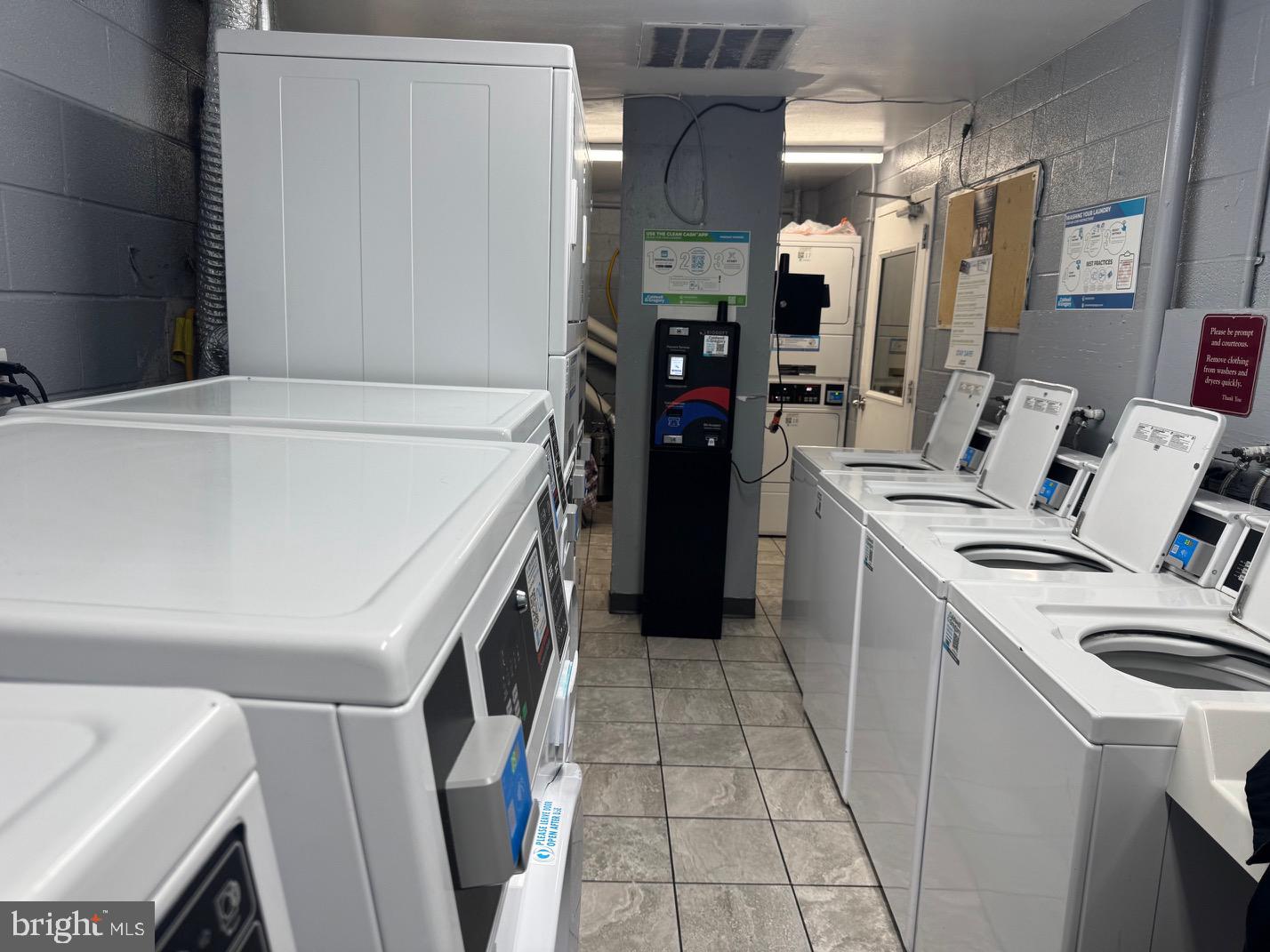 PINEWAY TOWERS - Residential Lease