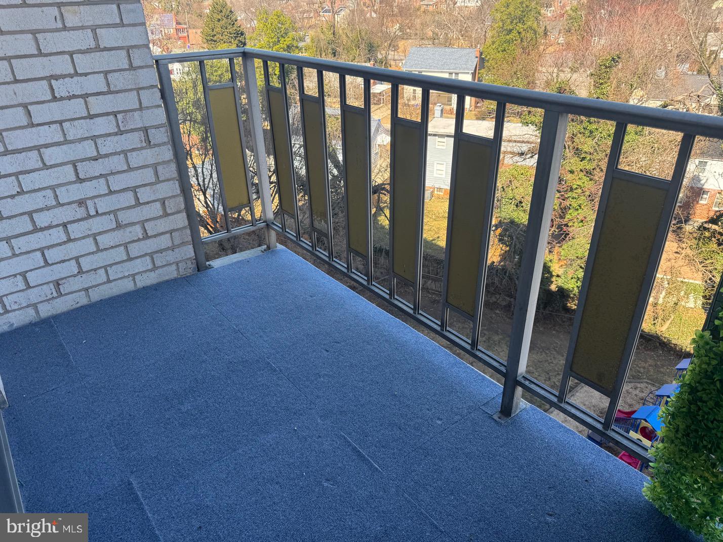 PINEWAY TOWERS - Residential Lease