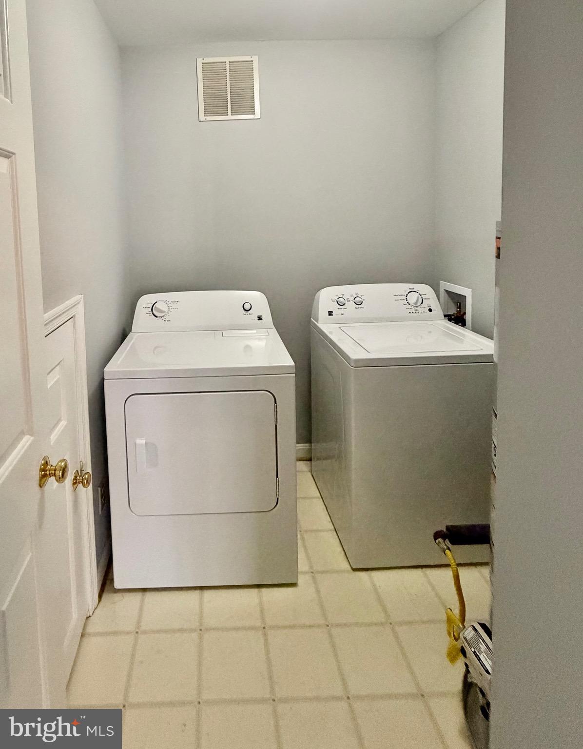 LEE'S HILL - Residential Lease