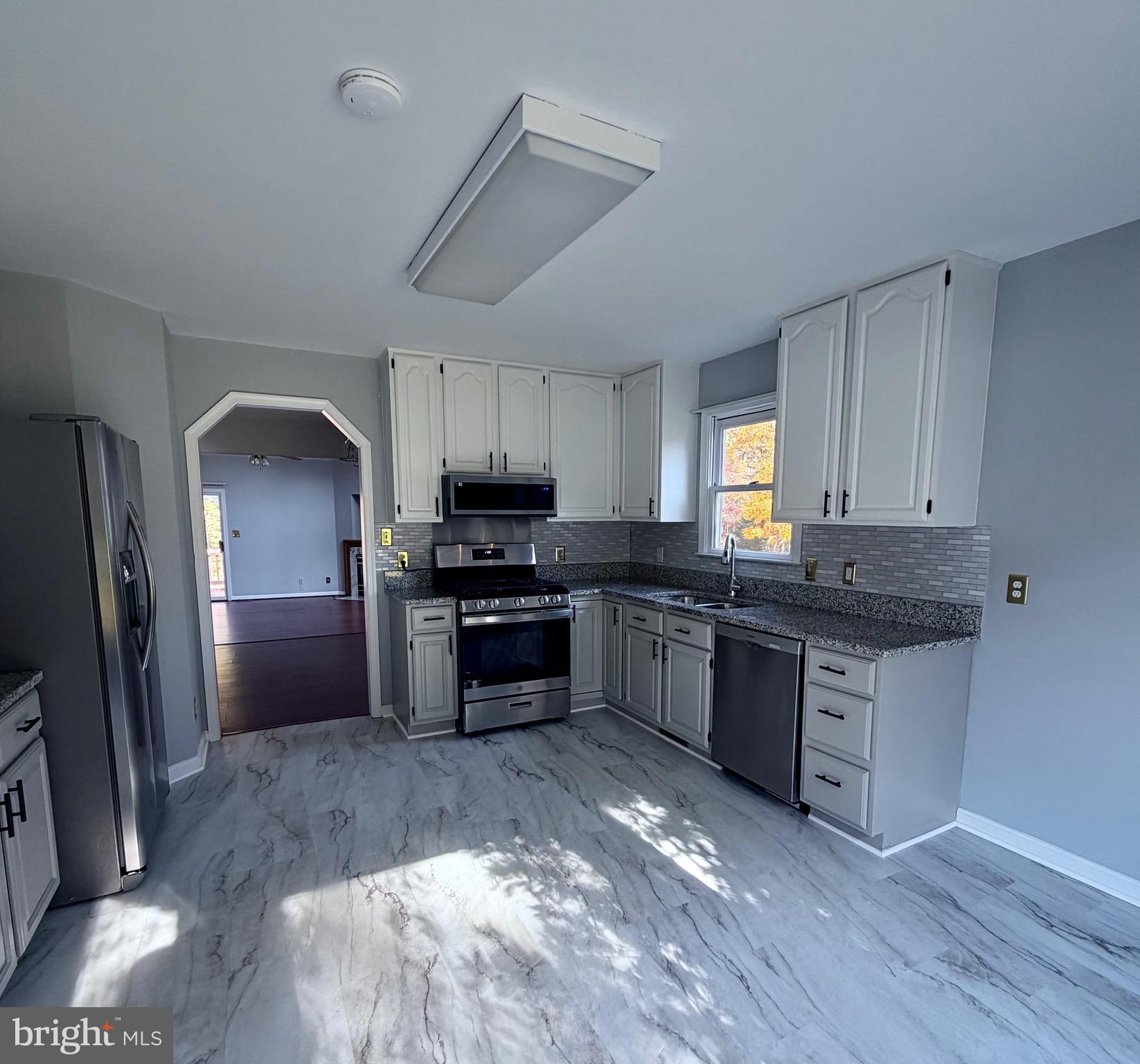 LEE'S HILL - Residential Lease