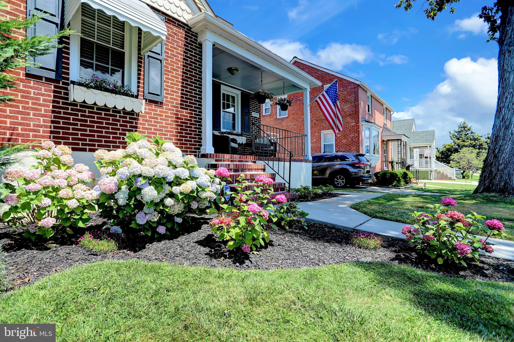 PARKVILLE SUMMIT - Residential