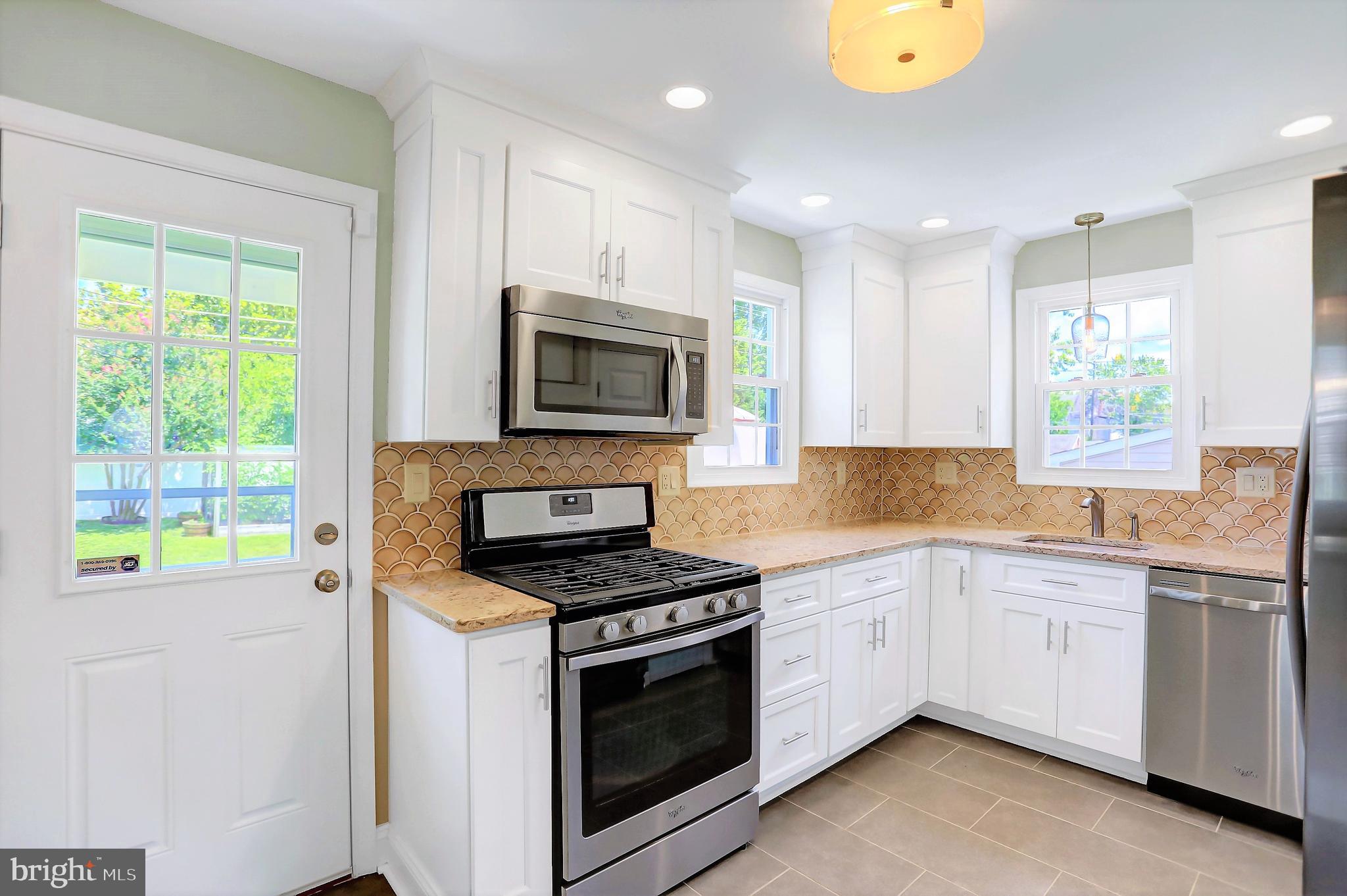 PARKVILLE SUMMIT - Residential