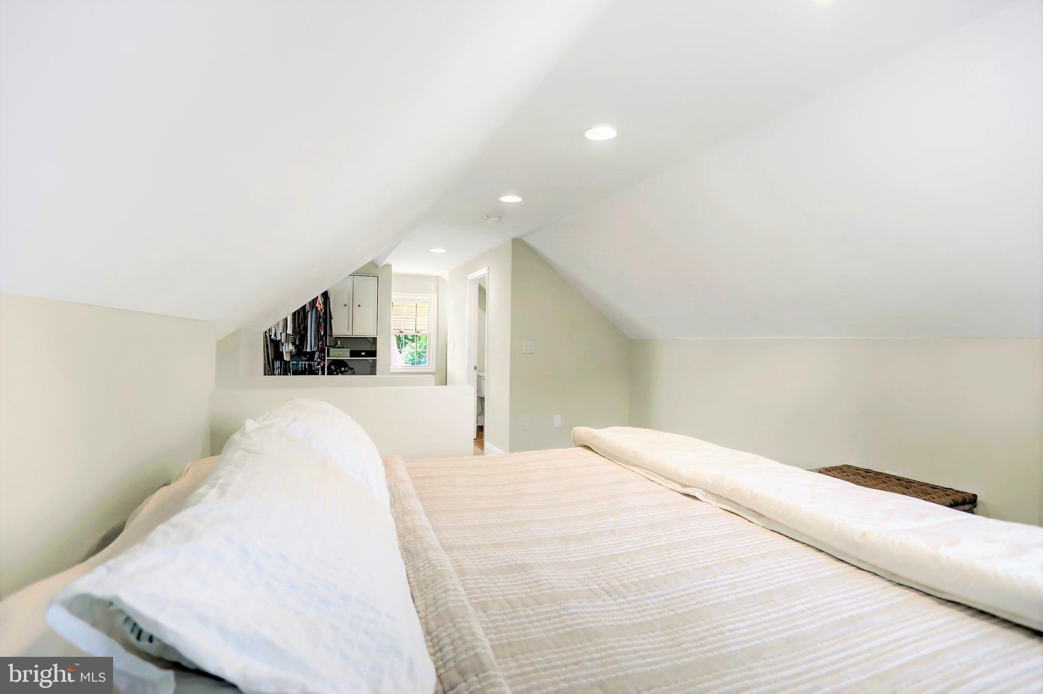 PARKVILLE SUMMIT - Residential