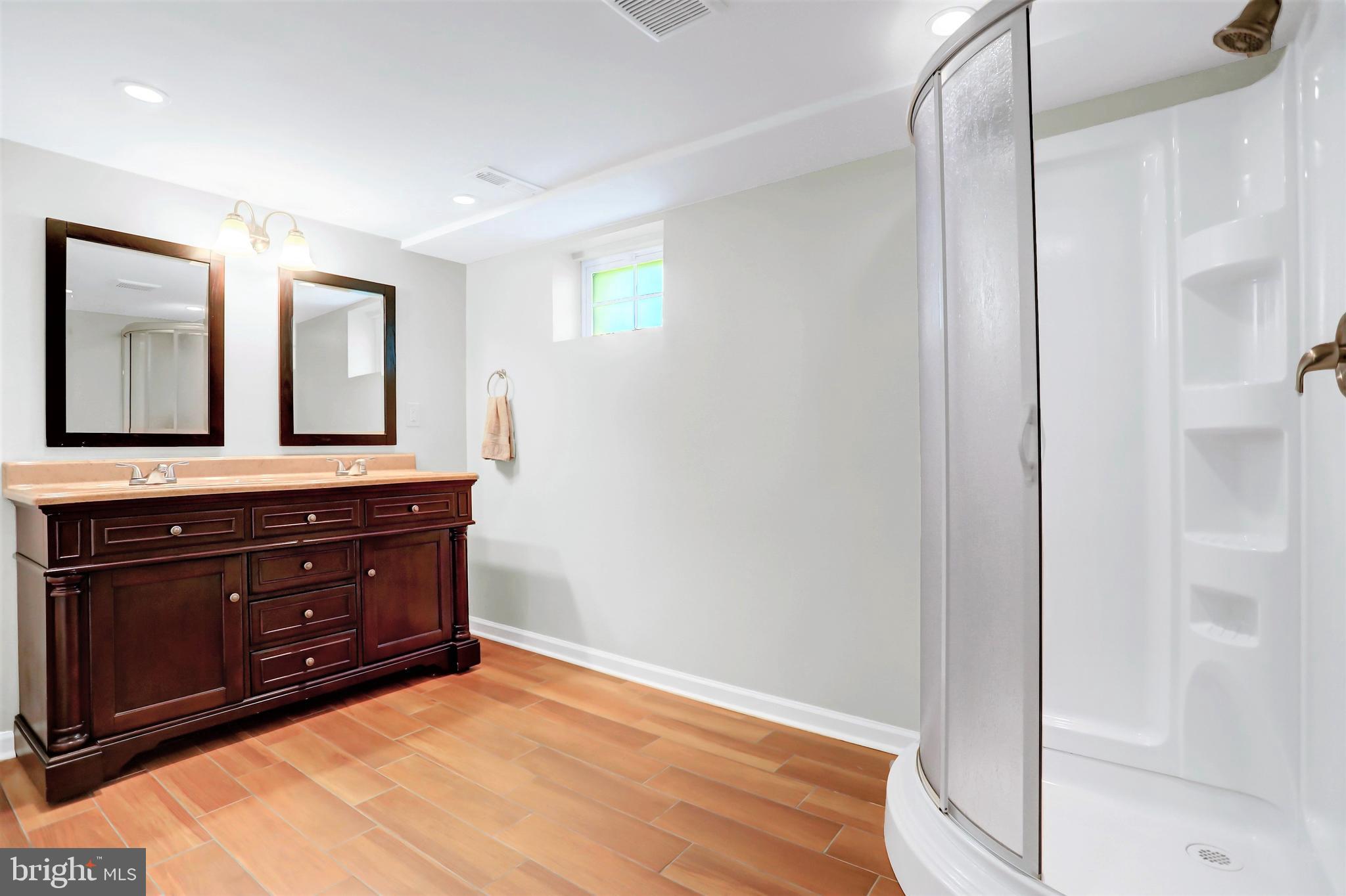 PARKVILLE SUMMIT - Residential