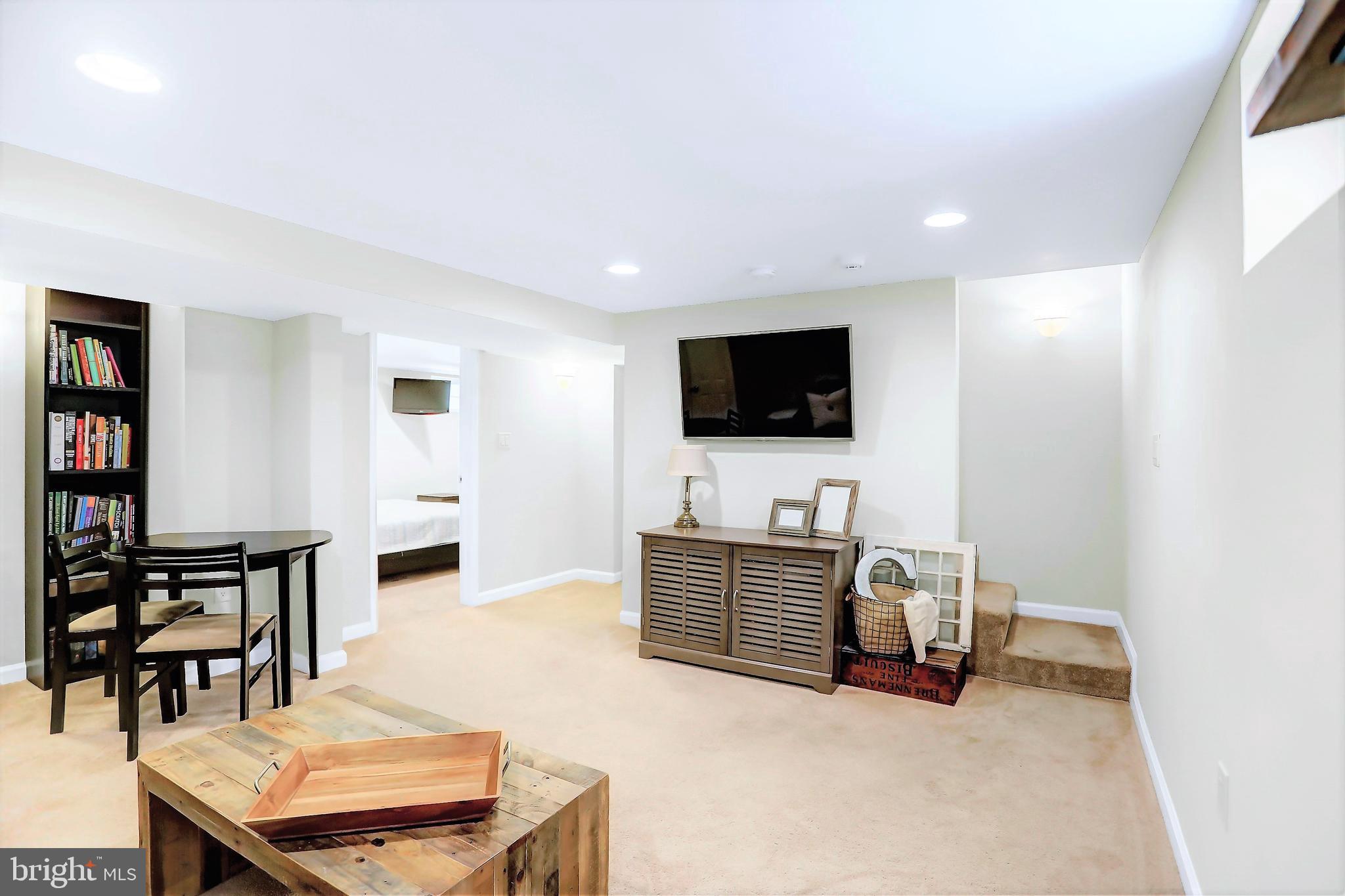 PARKVILLE SUMMIT - Residential