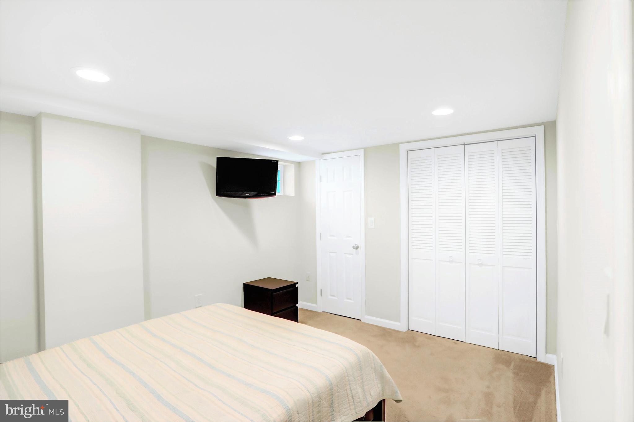 PARKVILLE SUMMIT - Residential