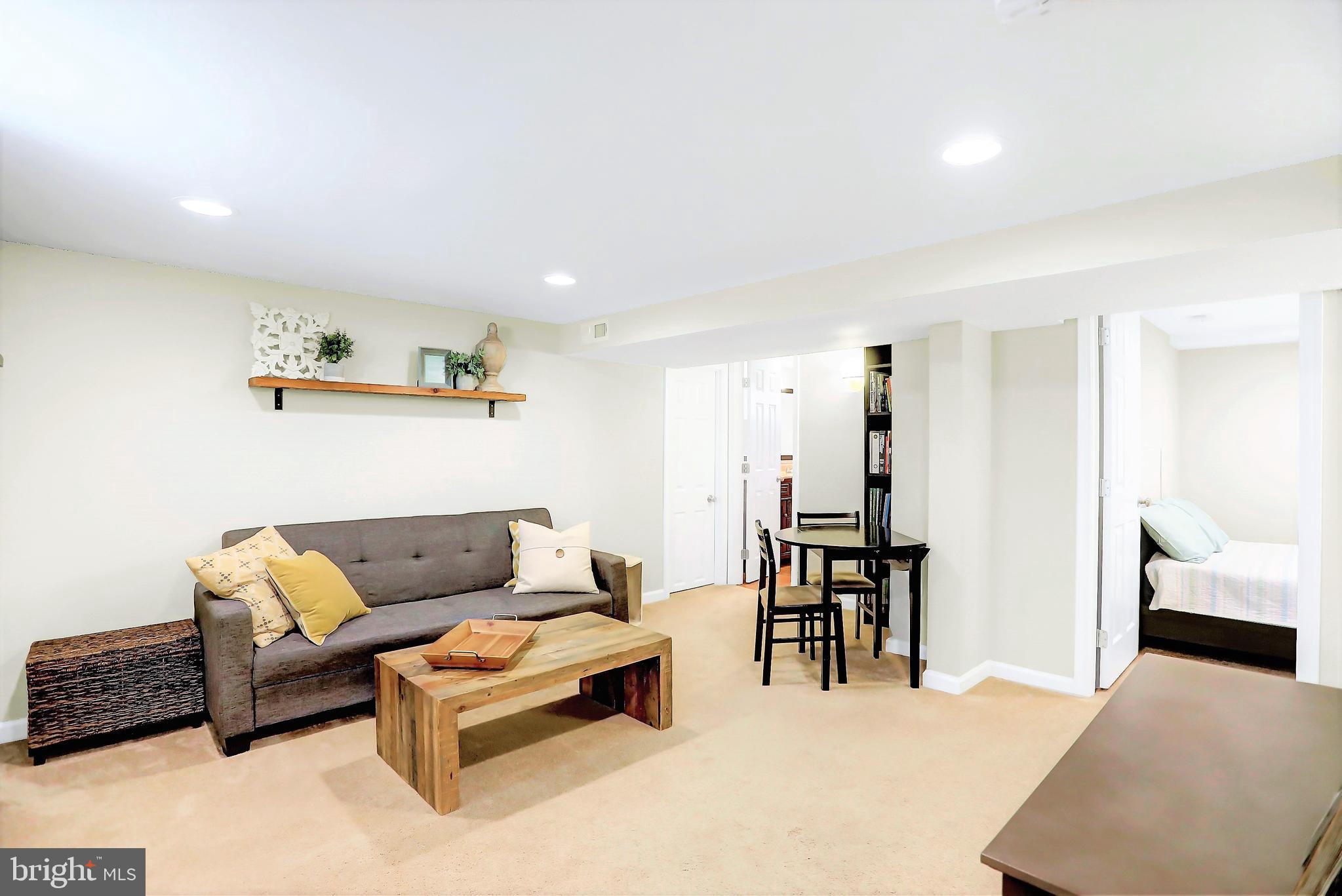 PARKVILLE SUMMIT - Residential